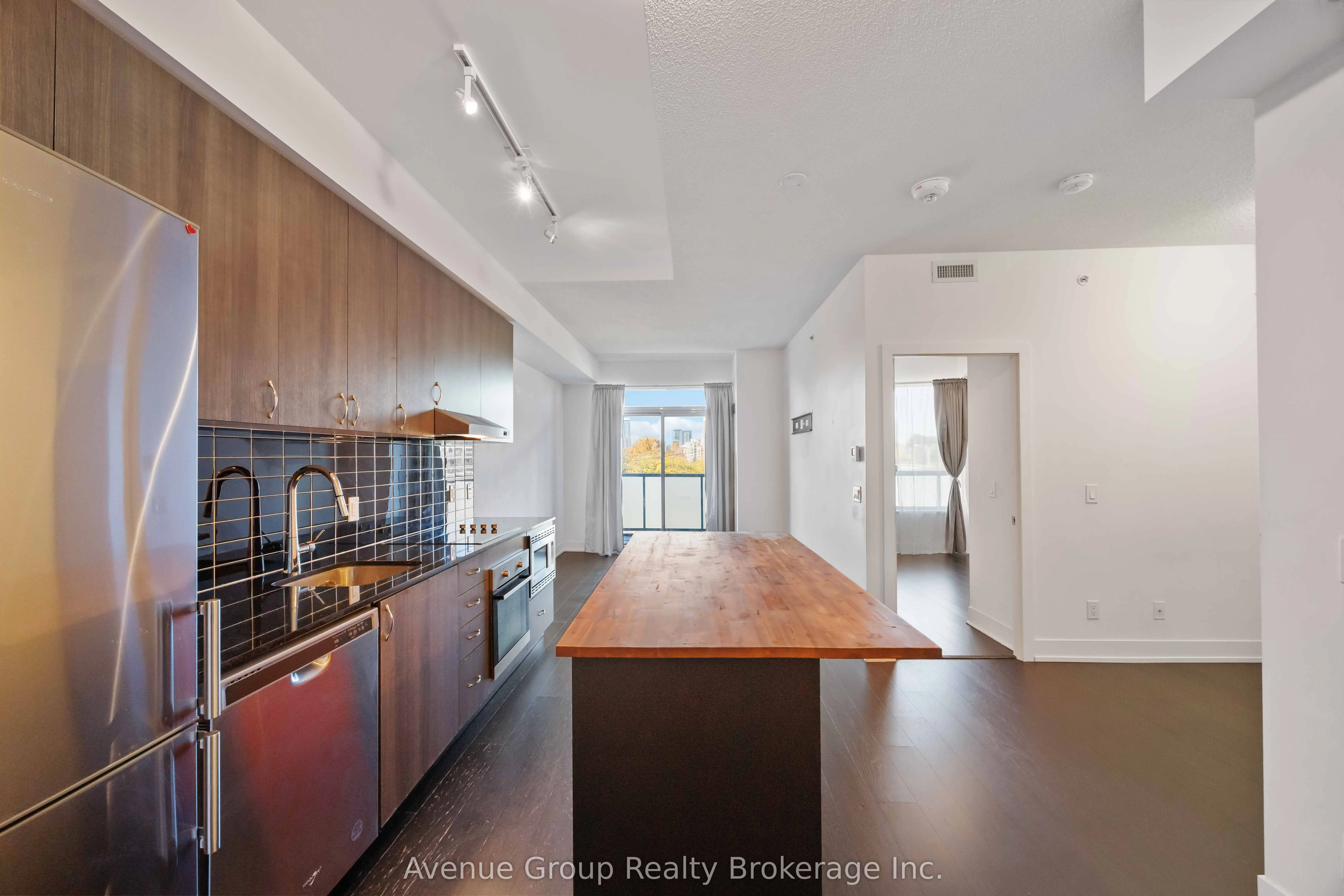 7 Kenaston Gardens, #316