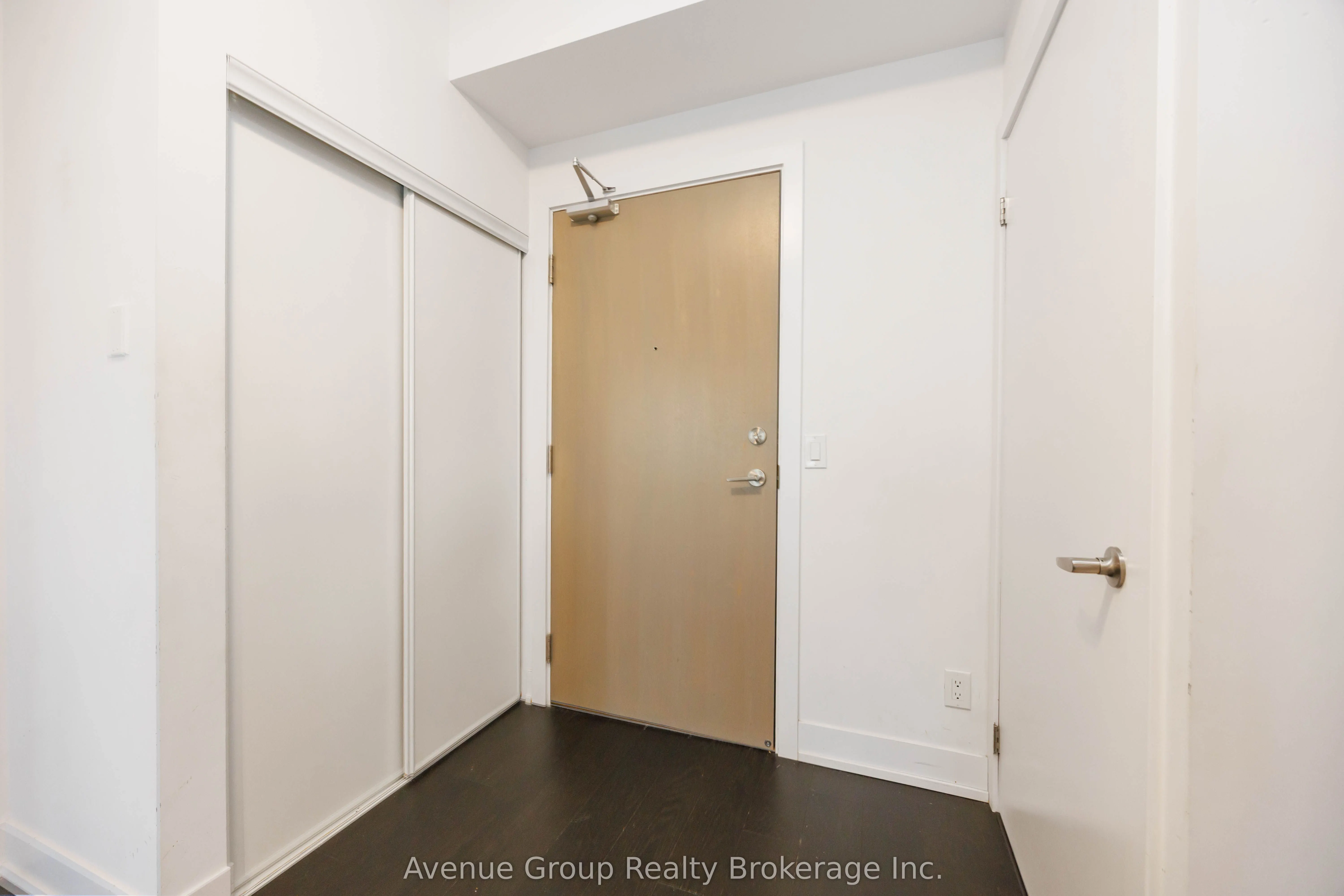 7 Kenaston Gardens, #316