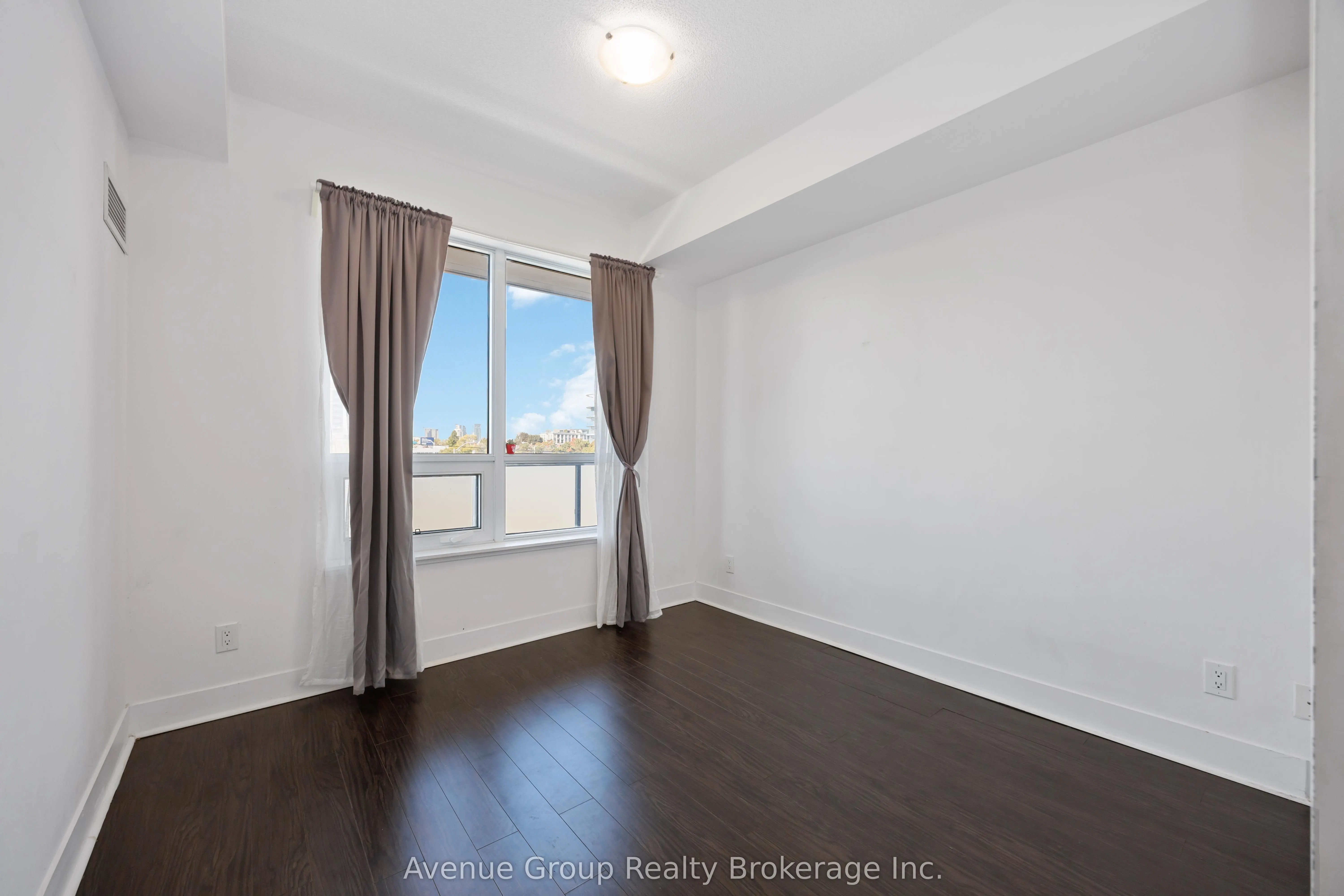 7 Kenaston Gardens, #316