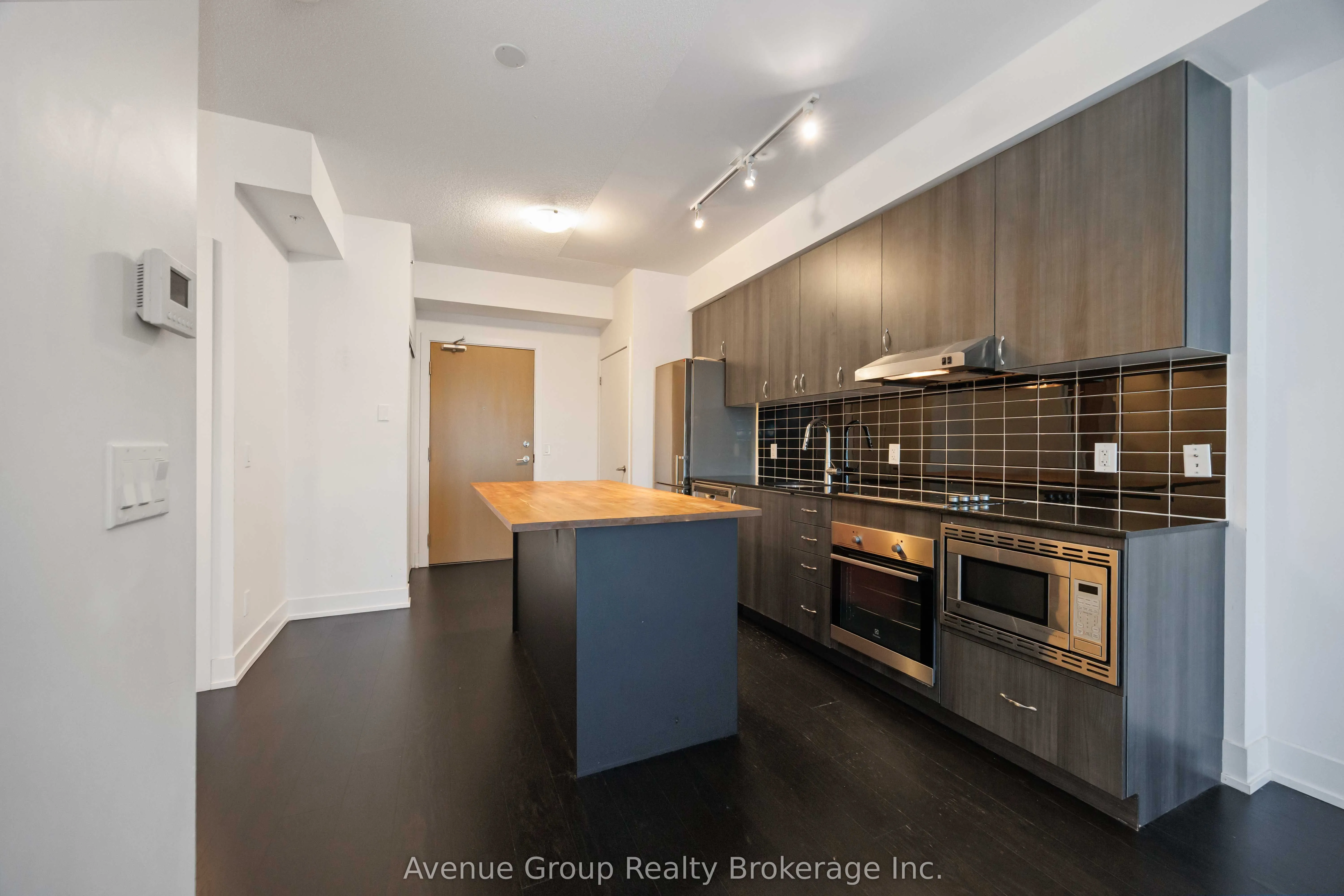 7 Kenaston Gardens, #316