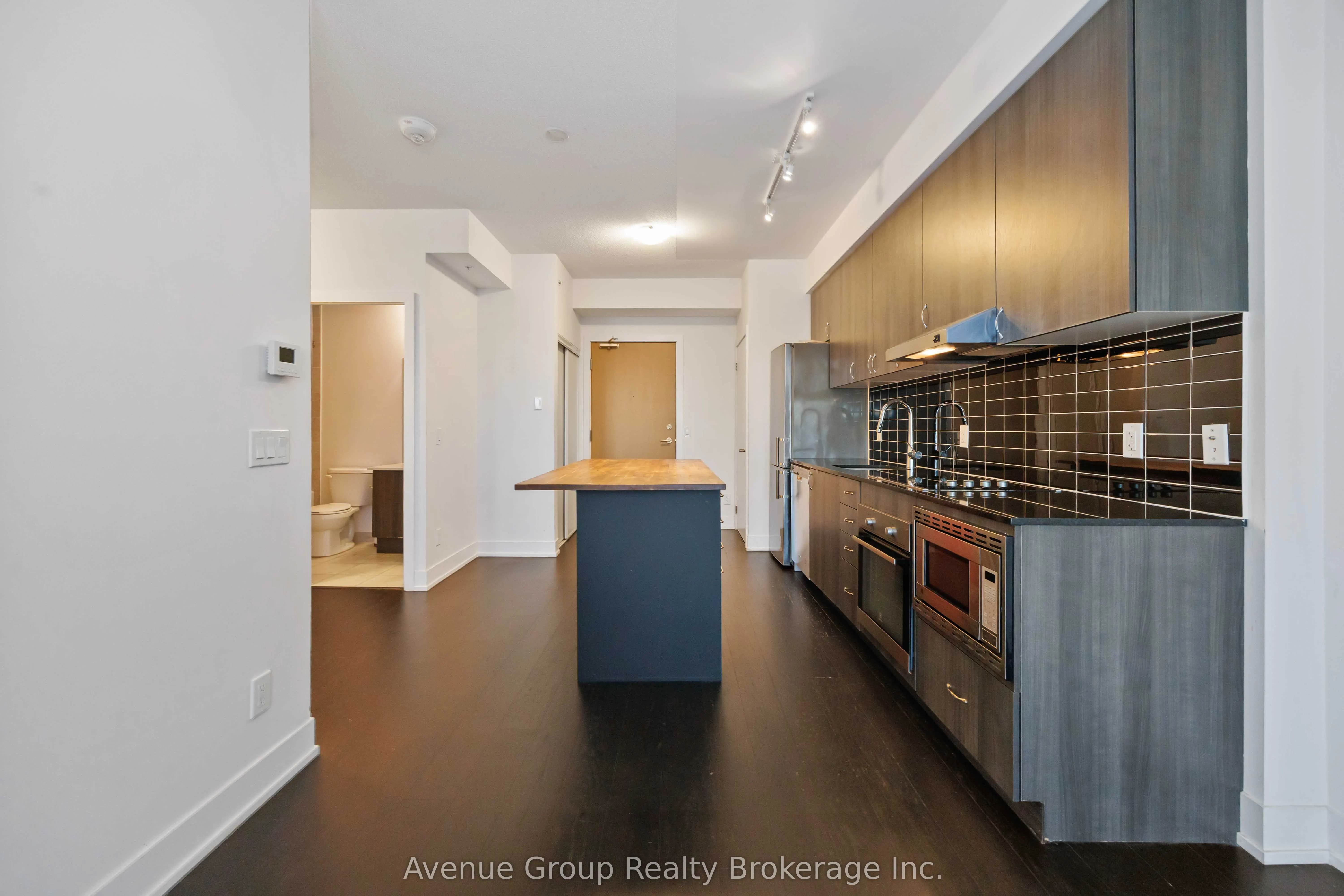7 Kenaston Gardens, #316