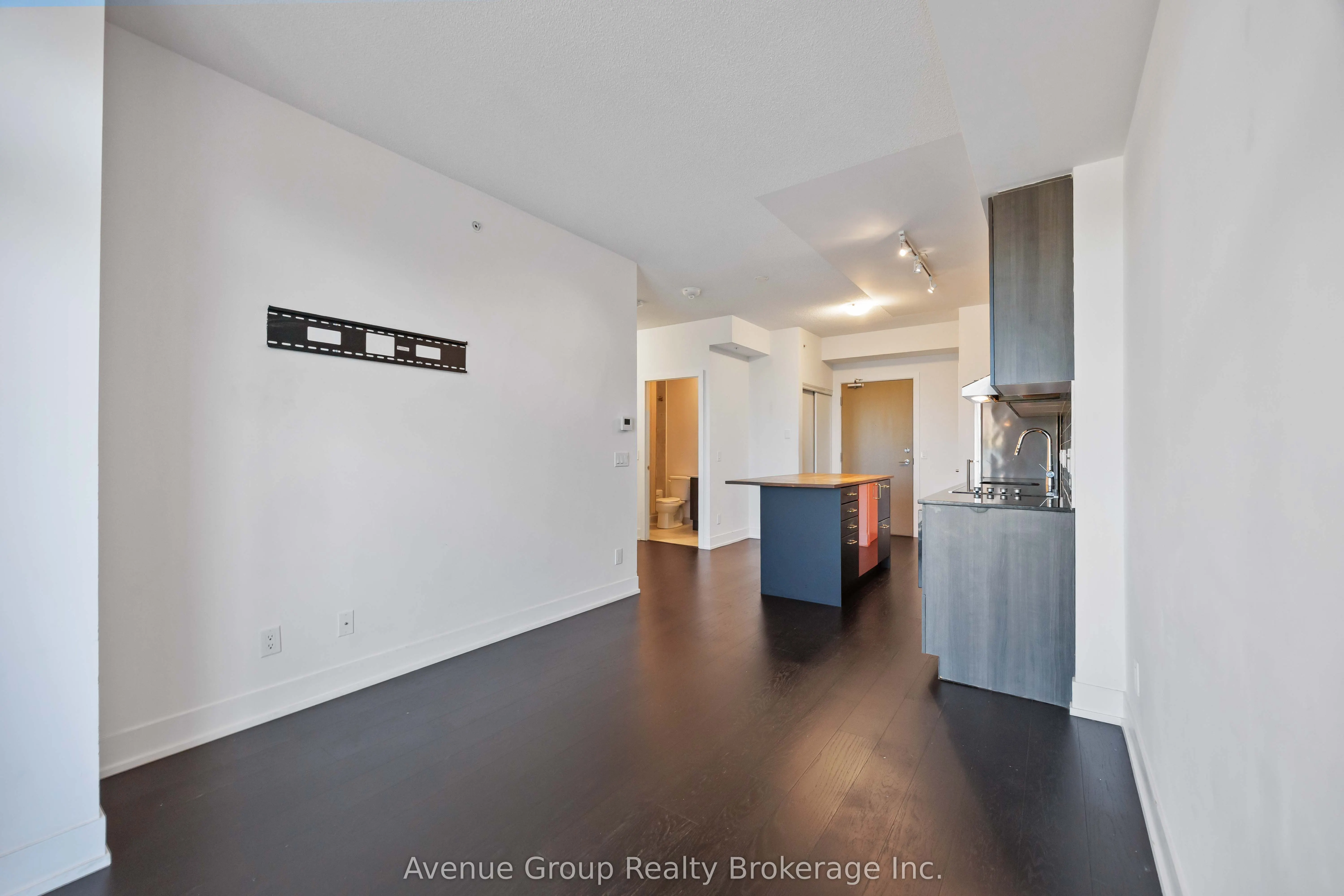 7 Kenaston Gardens, #316