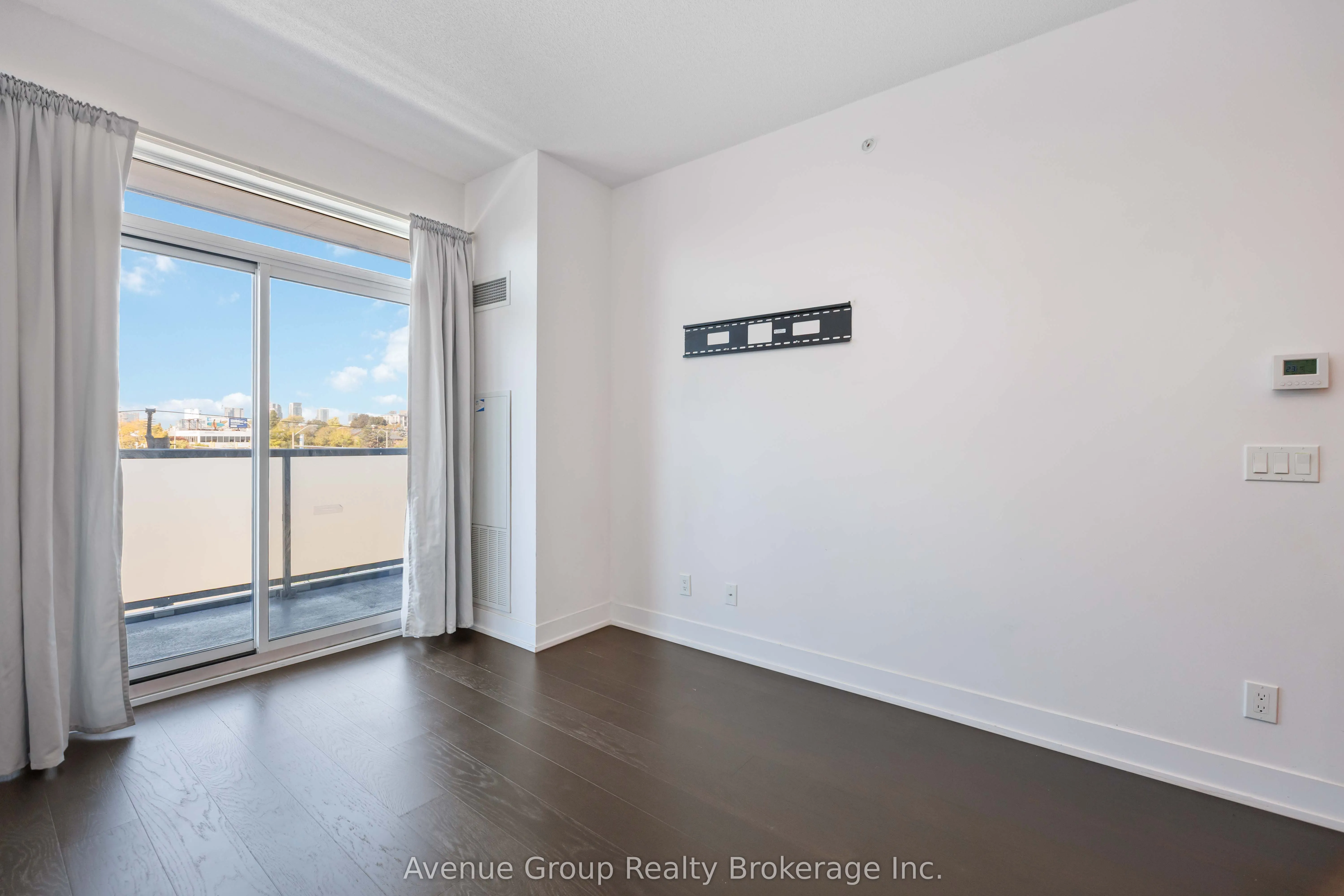 7 Kenaston Gardens, #316