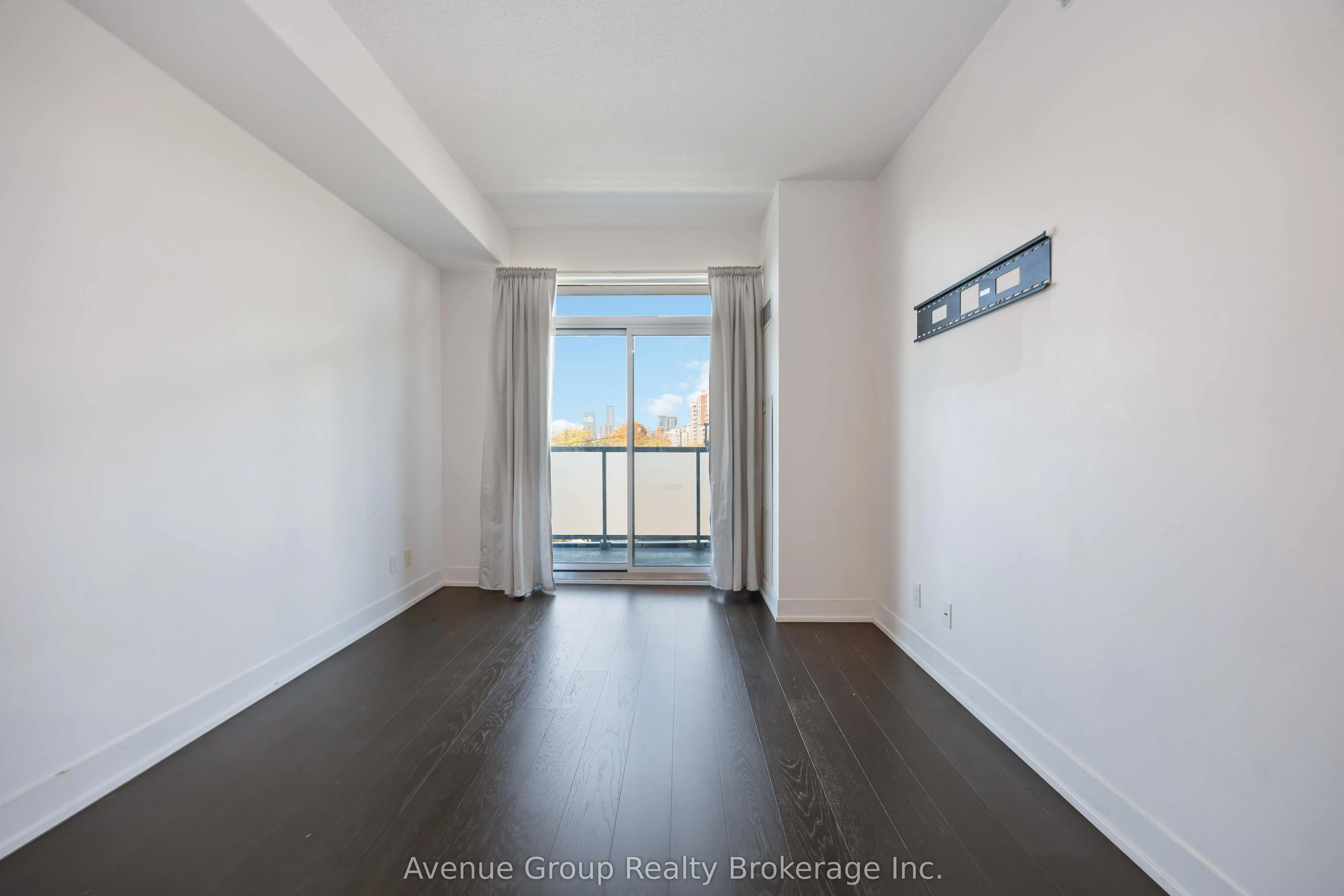 7 Kenaston Gardens, #316