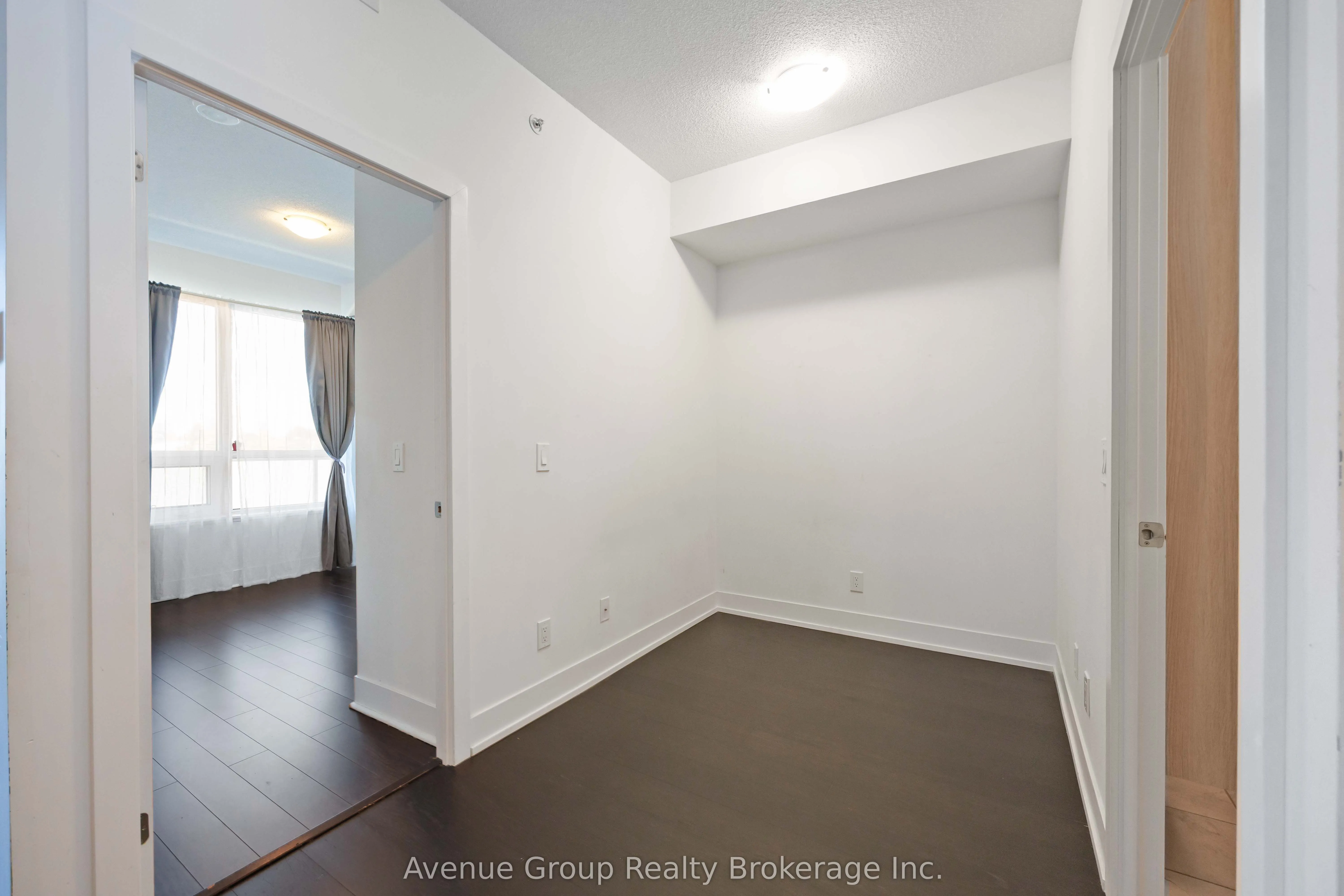 7 Kenaston Gardens, #316