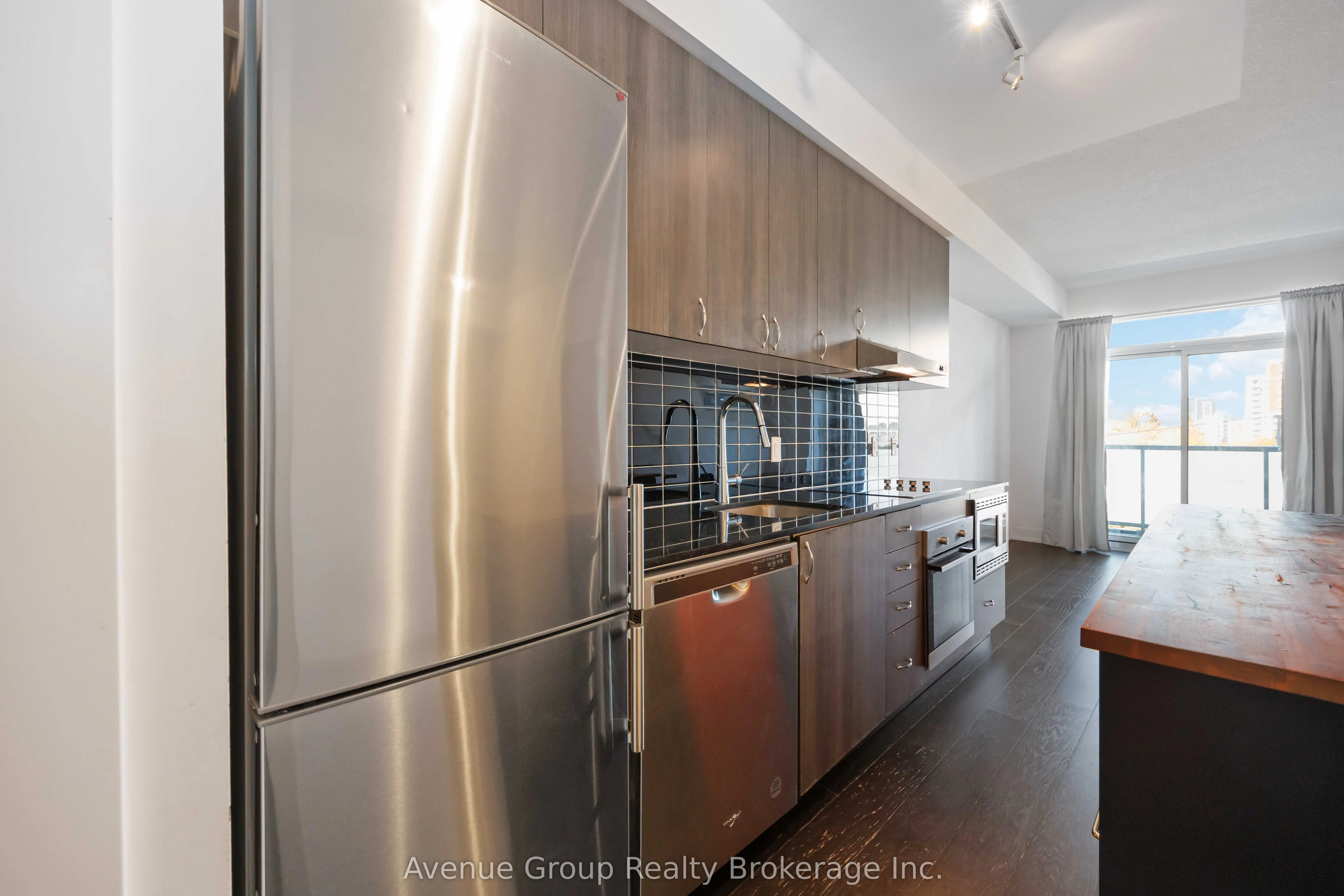 7 Kenaston Gardens, #316