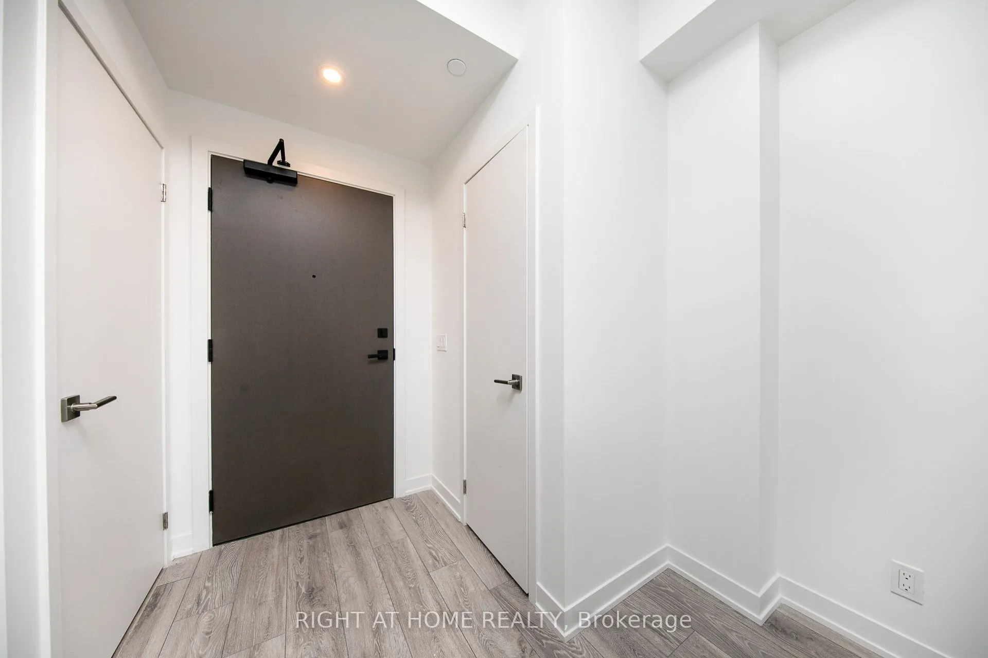 15 HOLMES Avenue, #1409