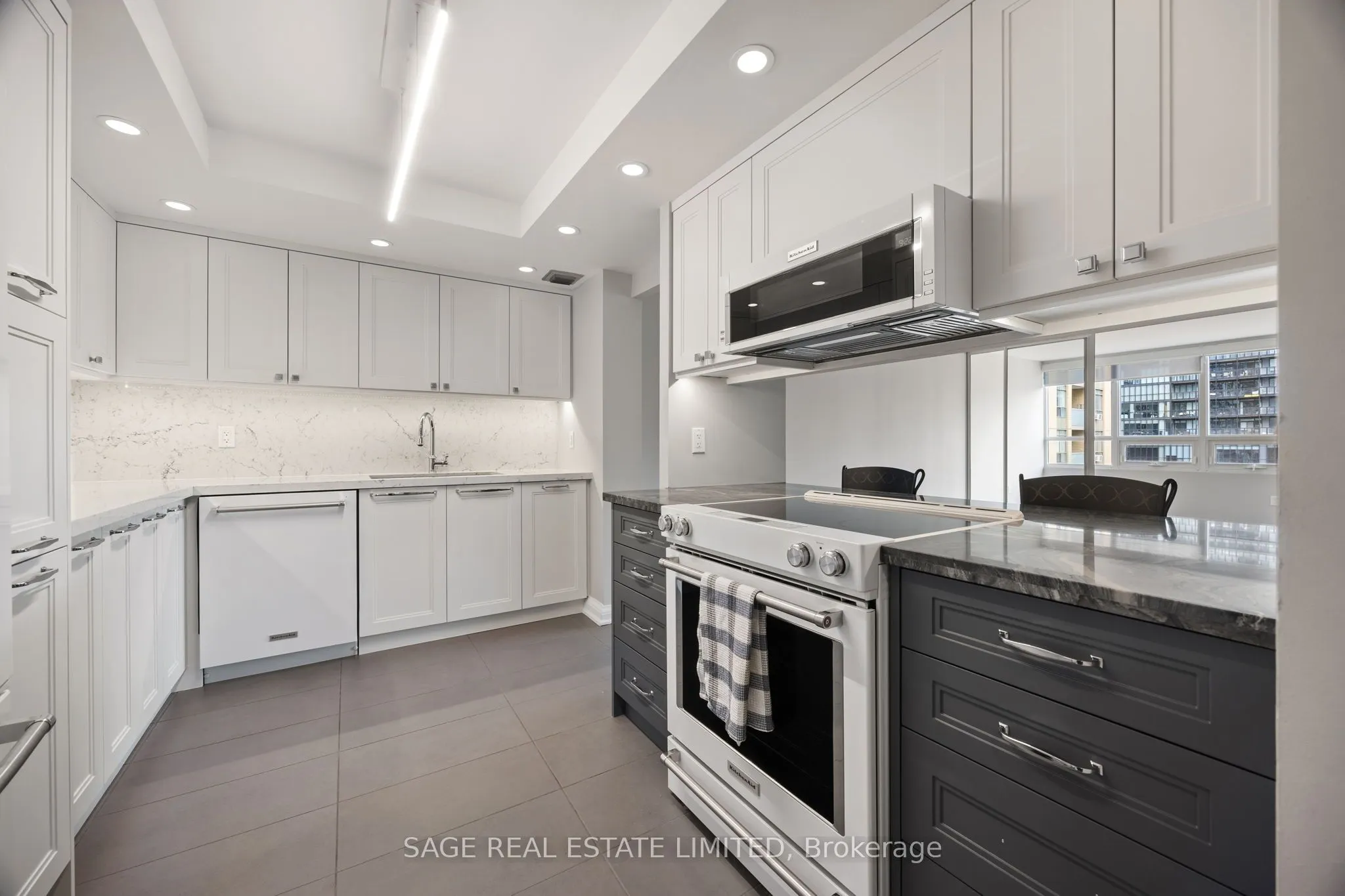 71 Charles Street E, #1202