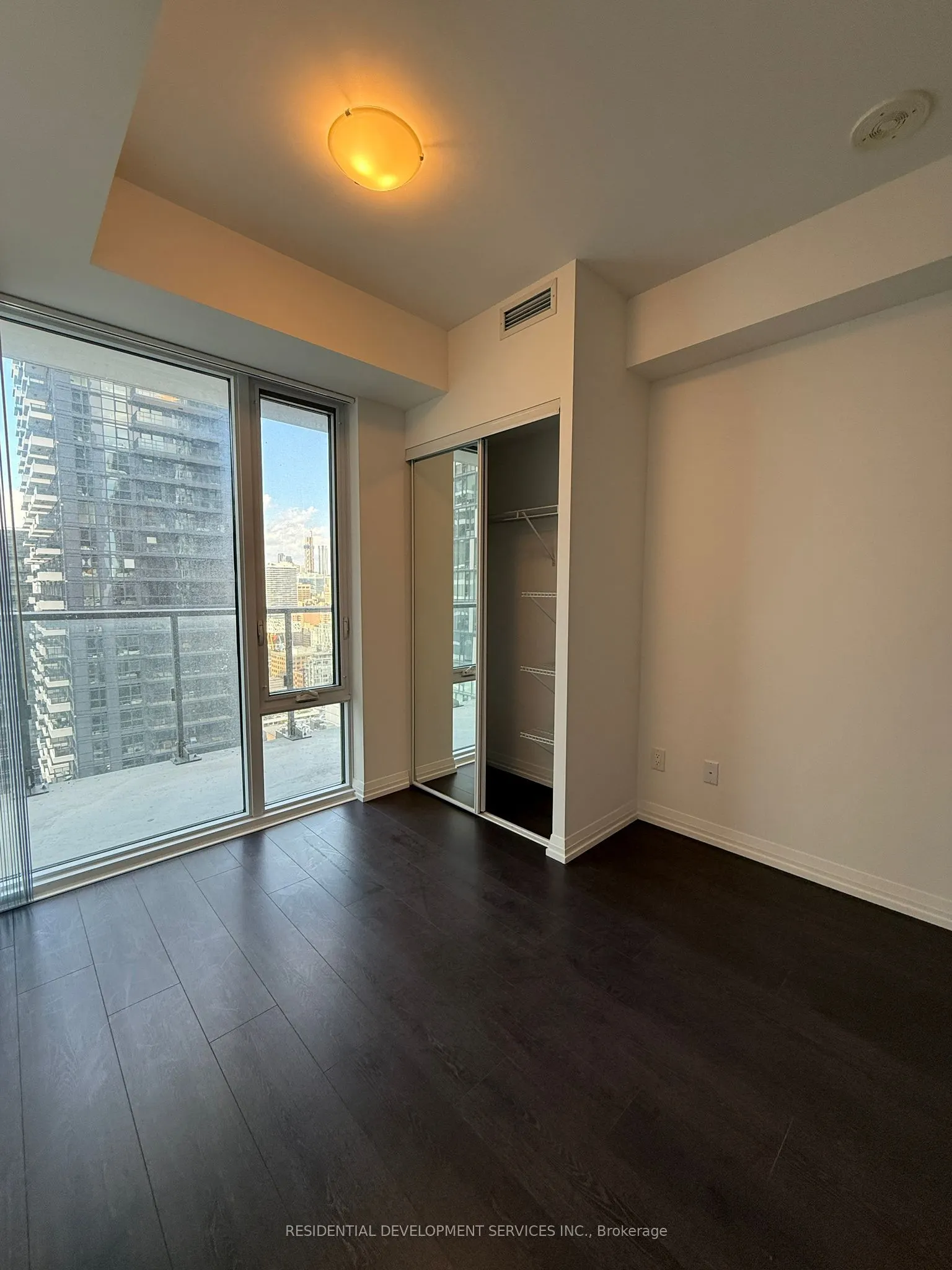 28 Widmer Street, #2827