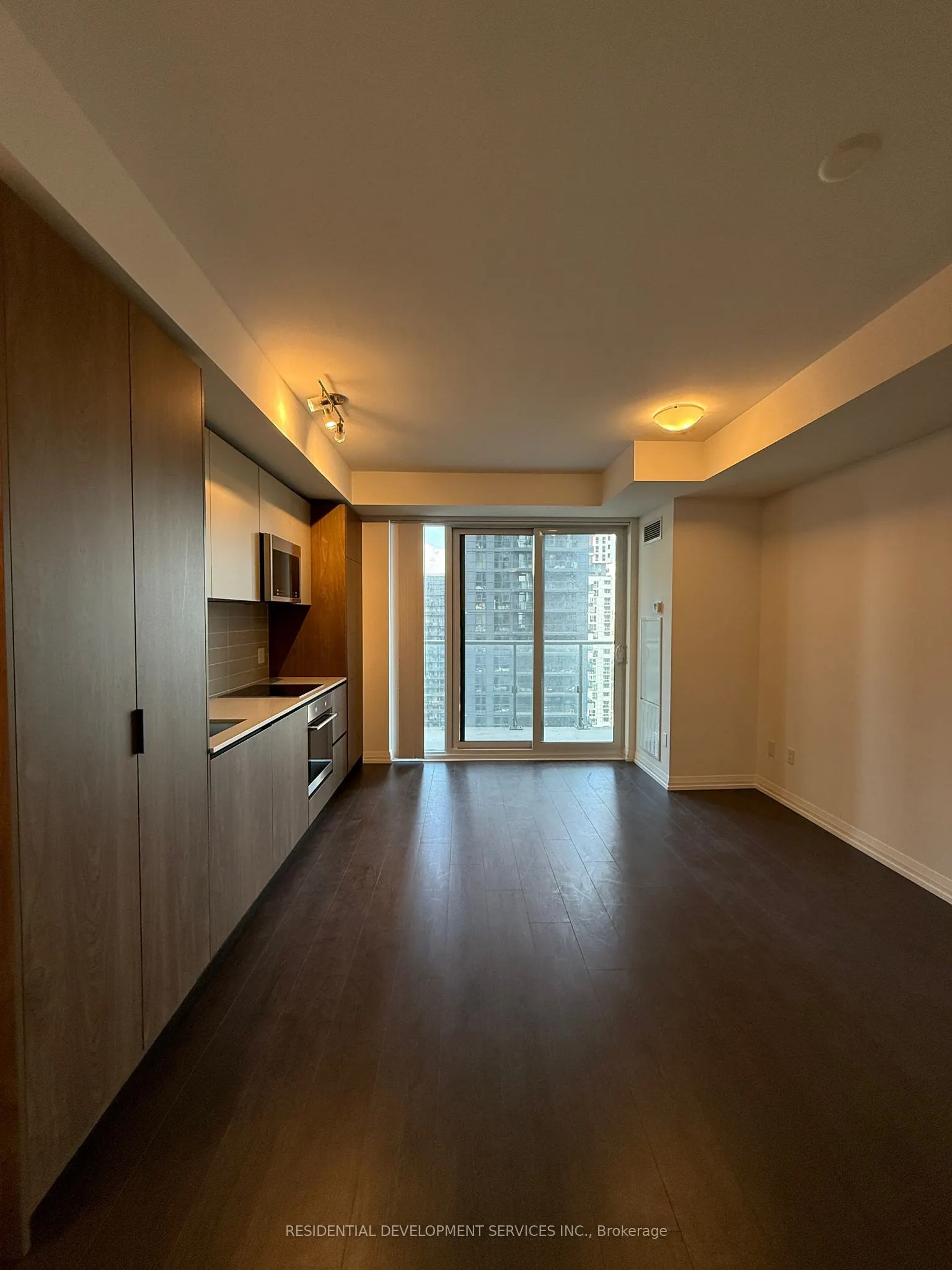 28 Widmer Street, #2827
