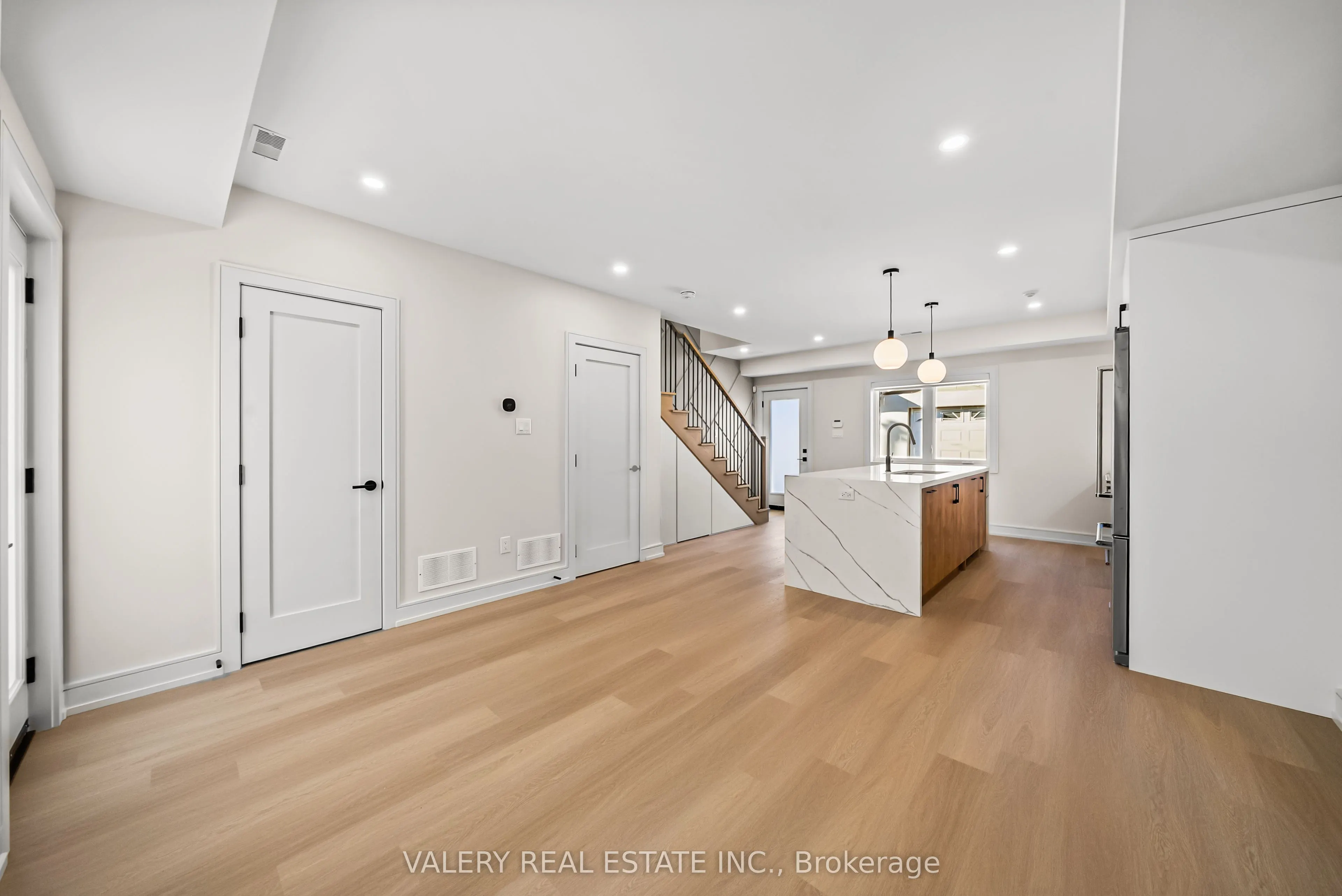 84 Argyle Street, #LANEWAY