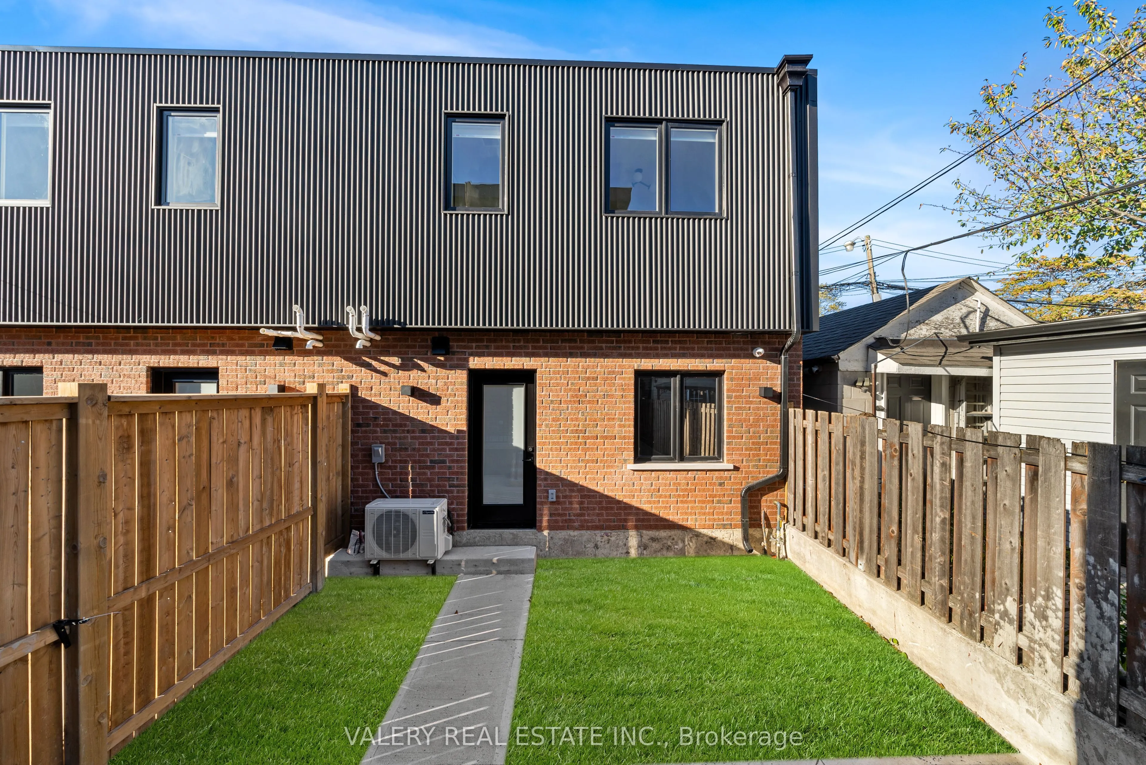 84 Argyle Street, #LANEWAY