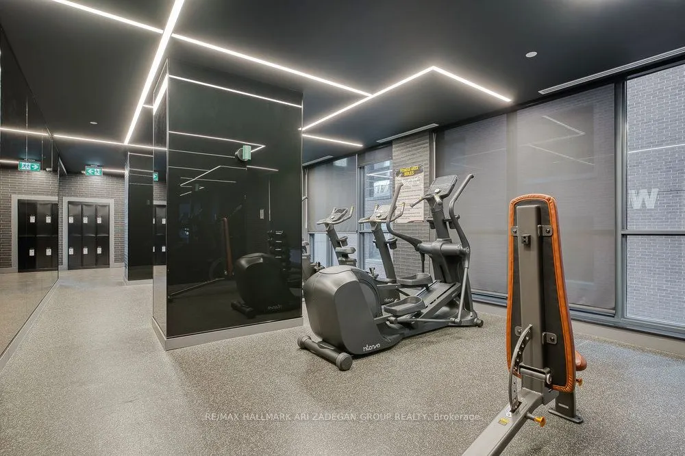 327 King Street W, #4003