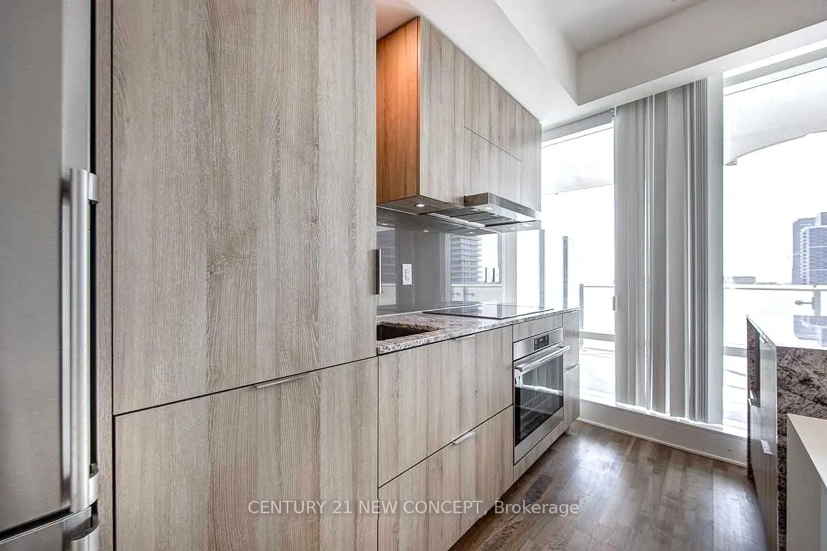 1 Bloor Street E, #2402
