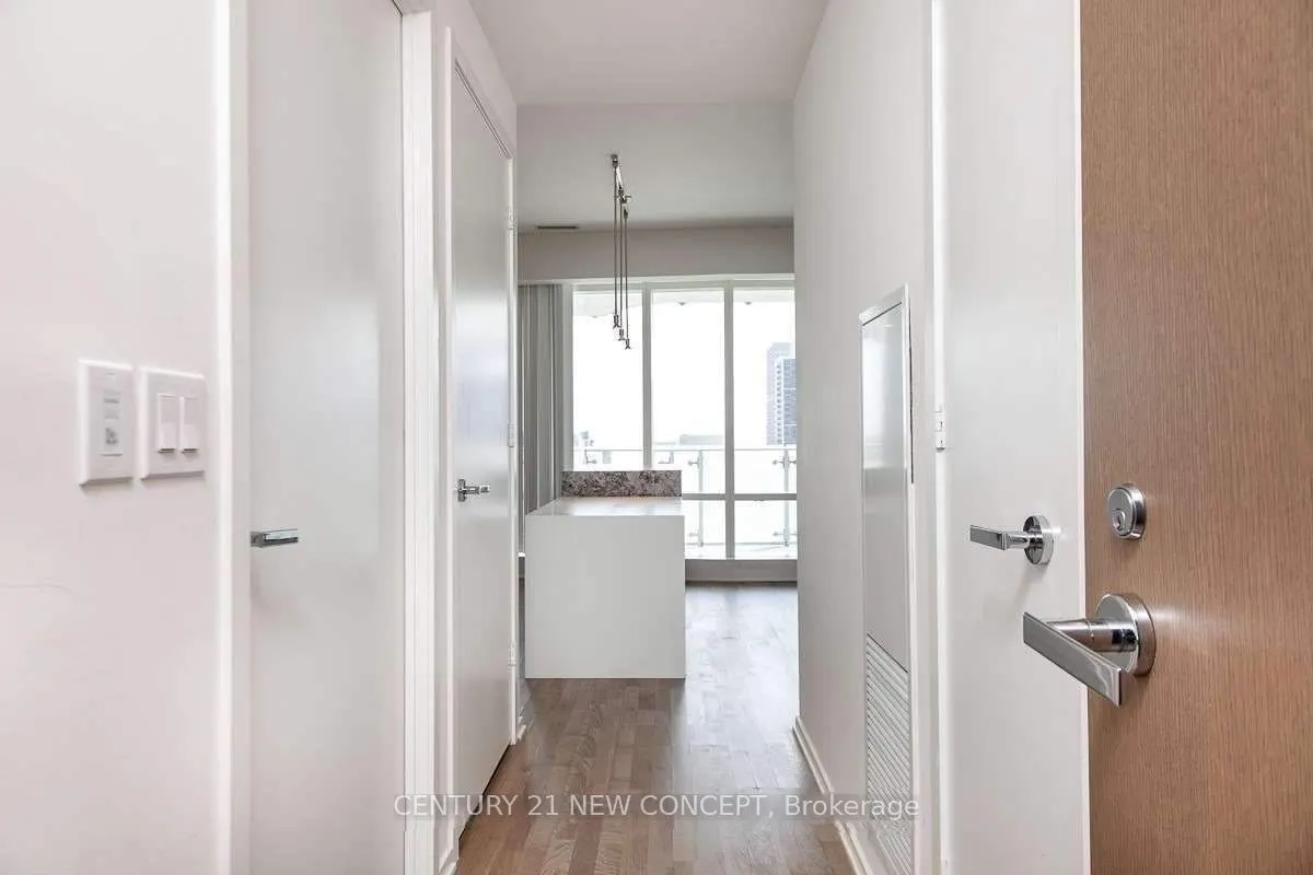 1 Bloor Street E, #2402