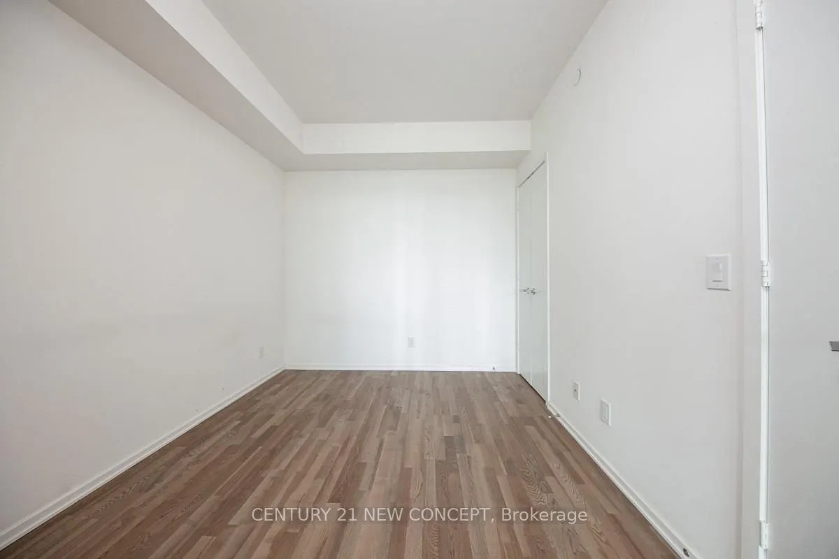 1 Bloor Street E, #2402