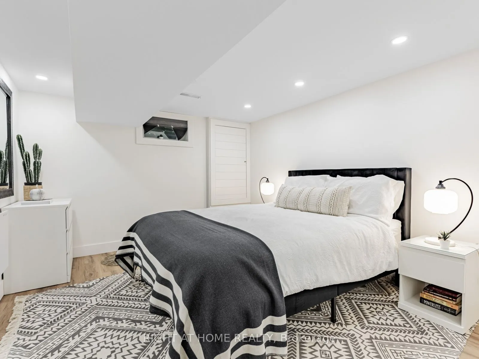 43 Kingland Crescent