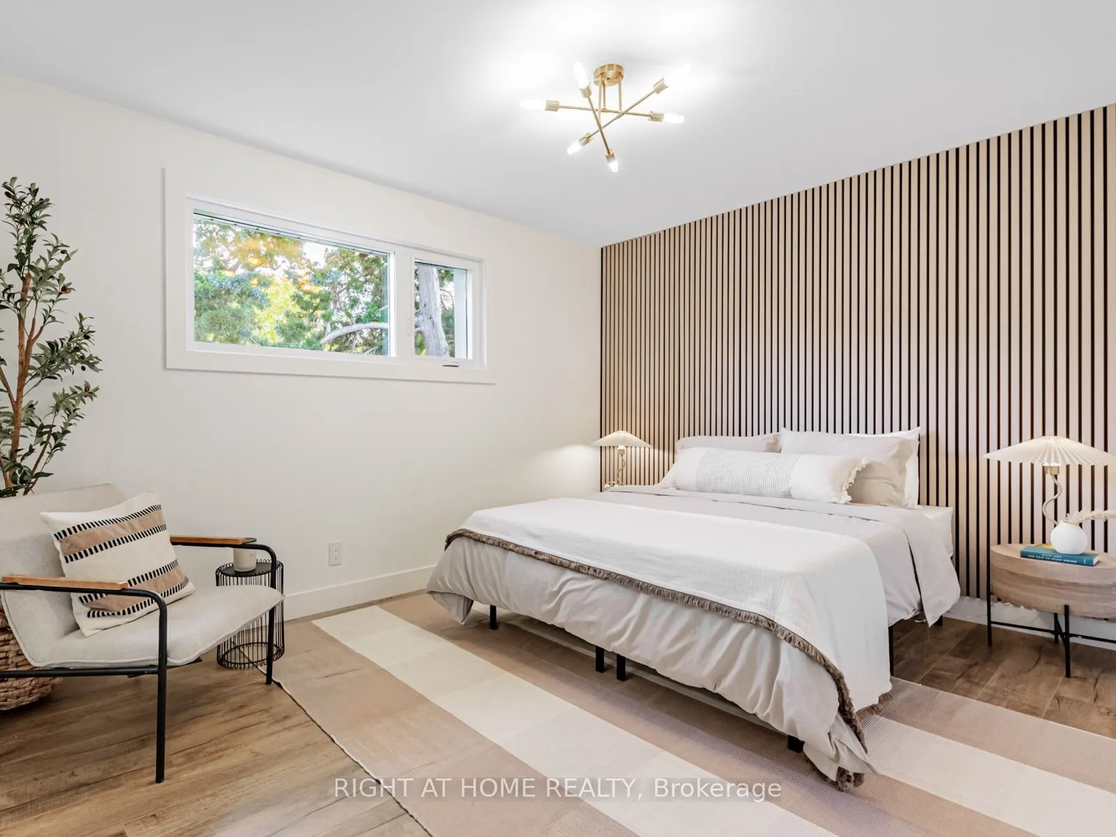 43 Kingland Crescent