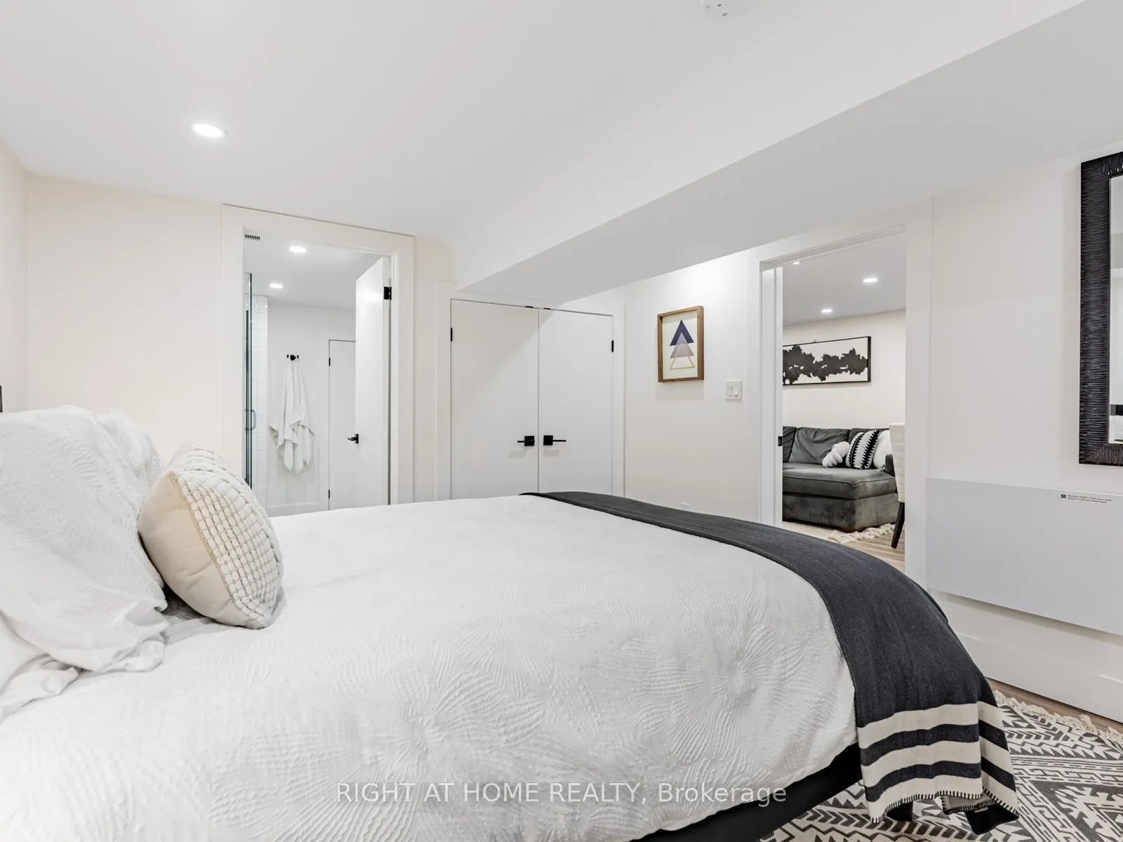 43 Kingland Crescent