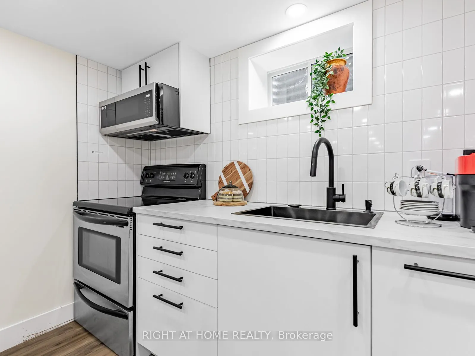 43 Kingland Crescent