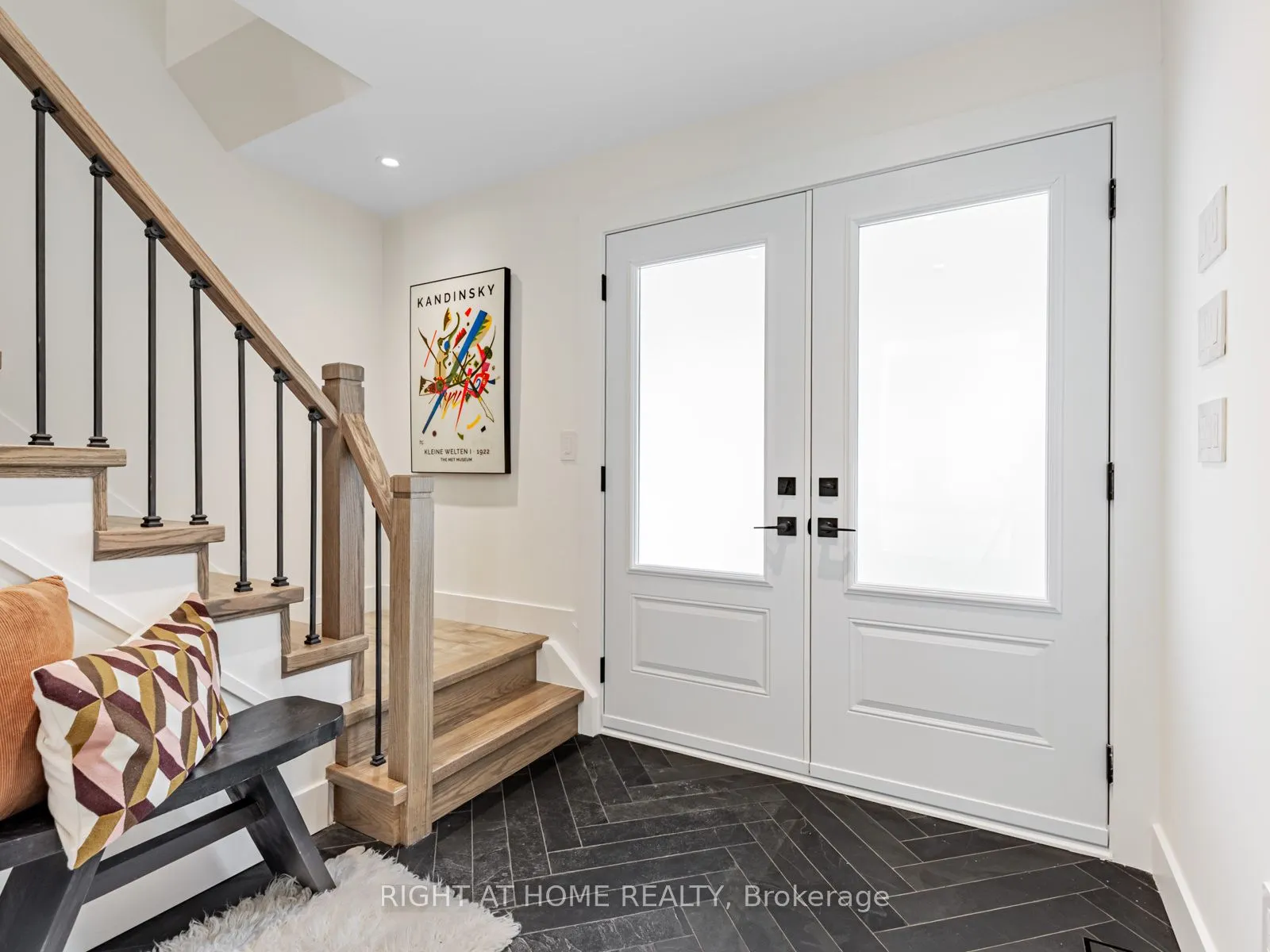 43 Kingland Crescent