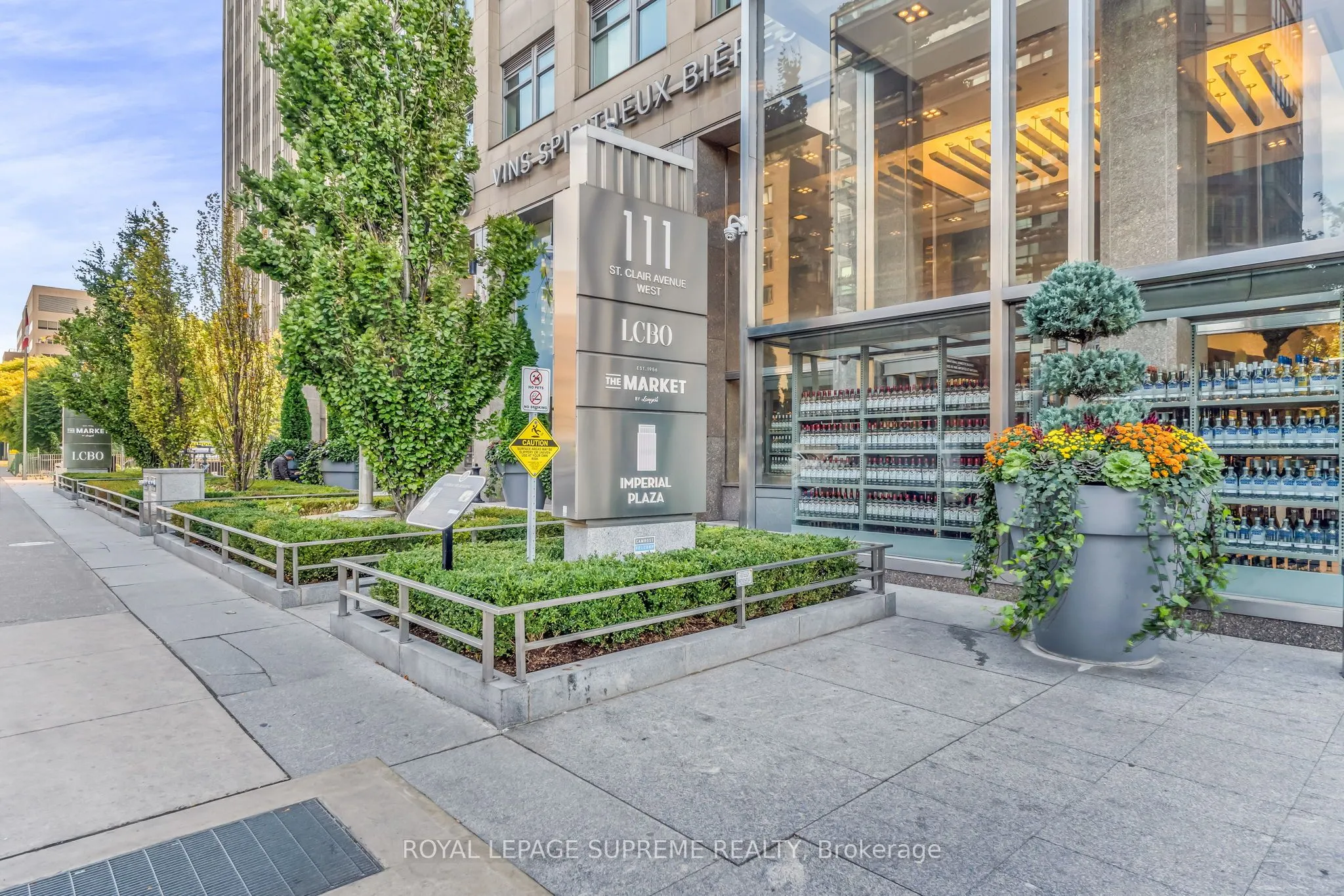 111 St Clair Avenue W, #604