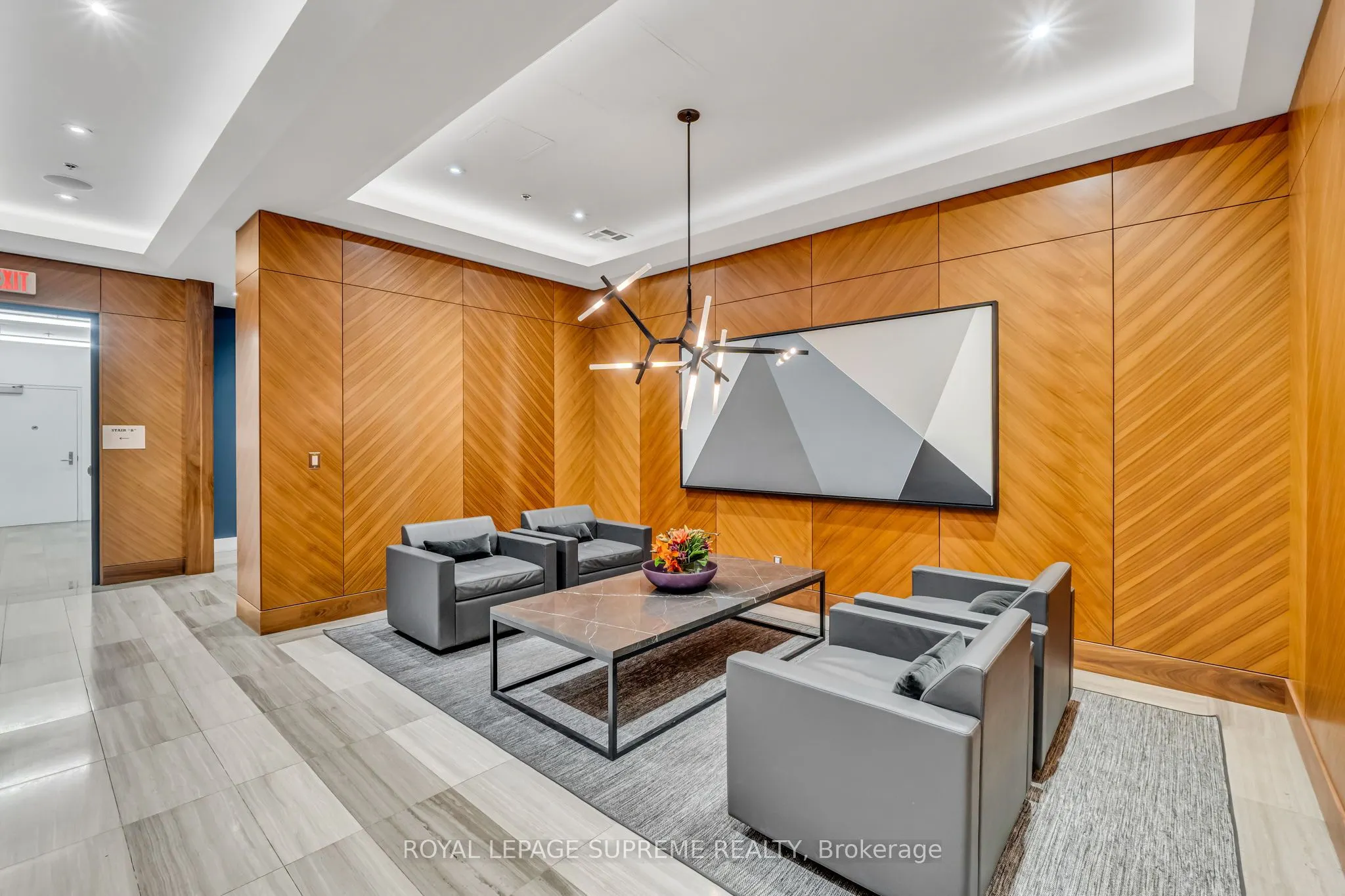 111 St Clair Avenue W, #604