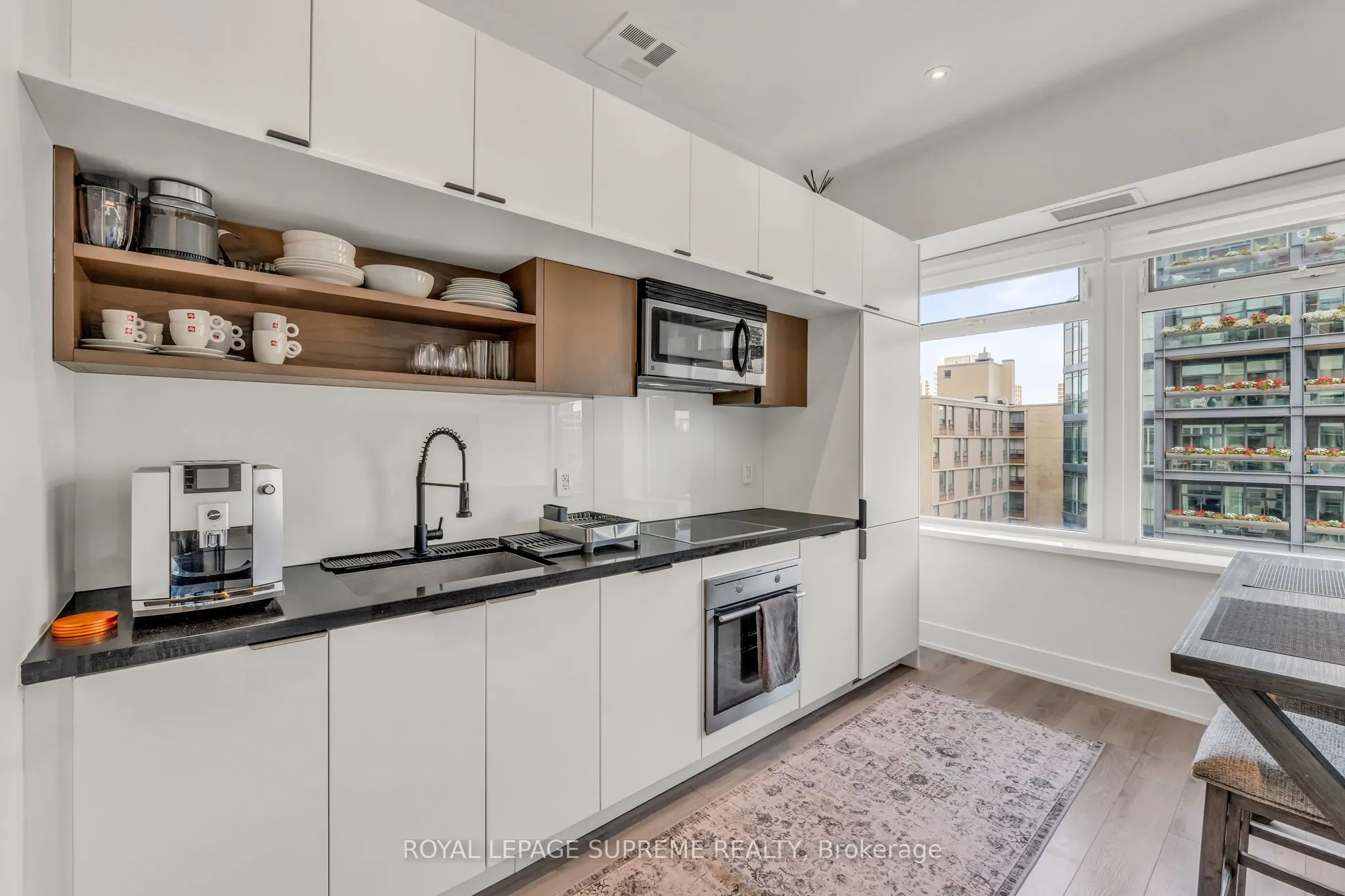111 St Clair Avenue W, #604