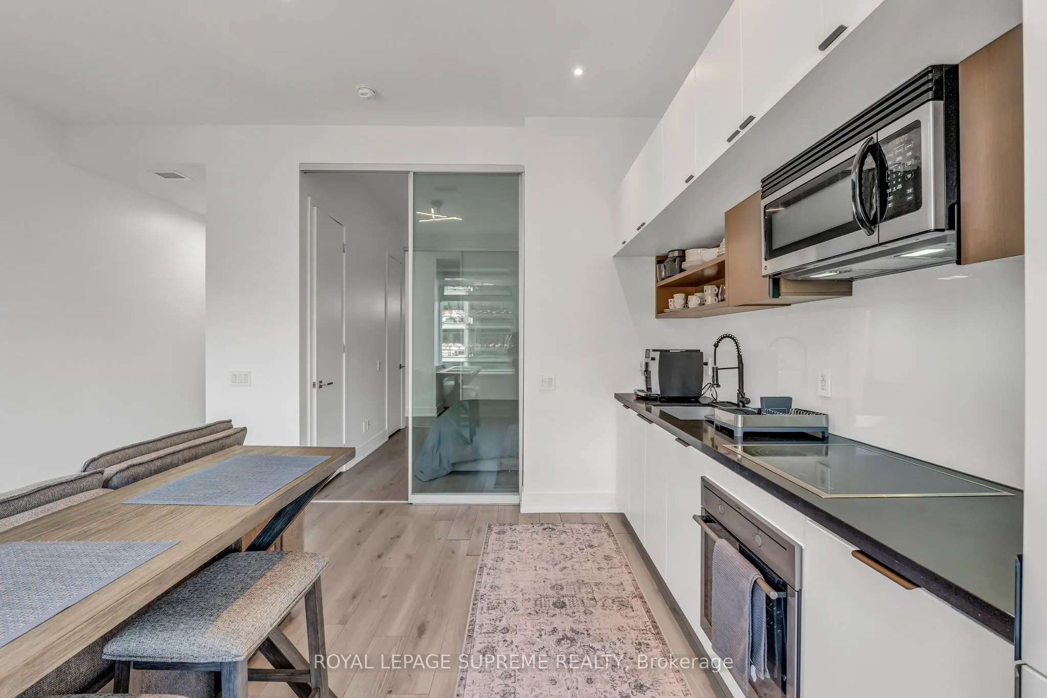 111 St Clair Avenue W, #604