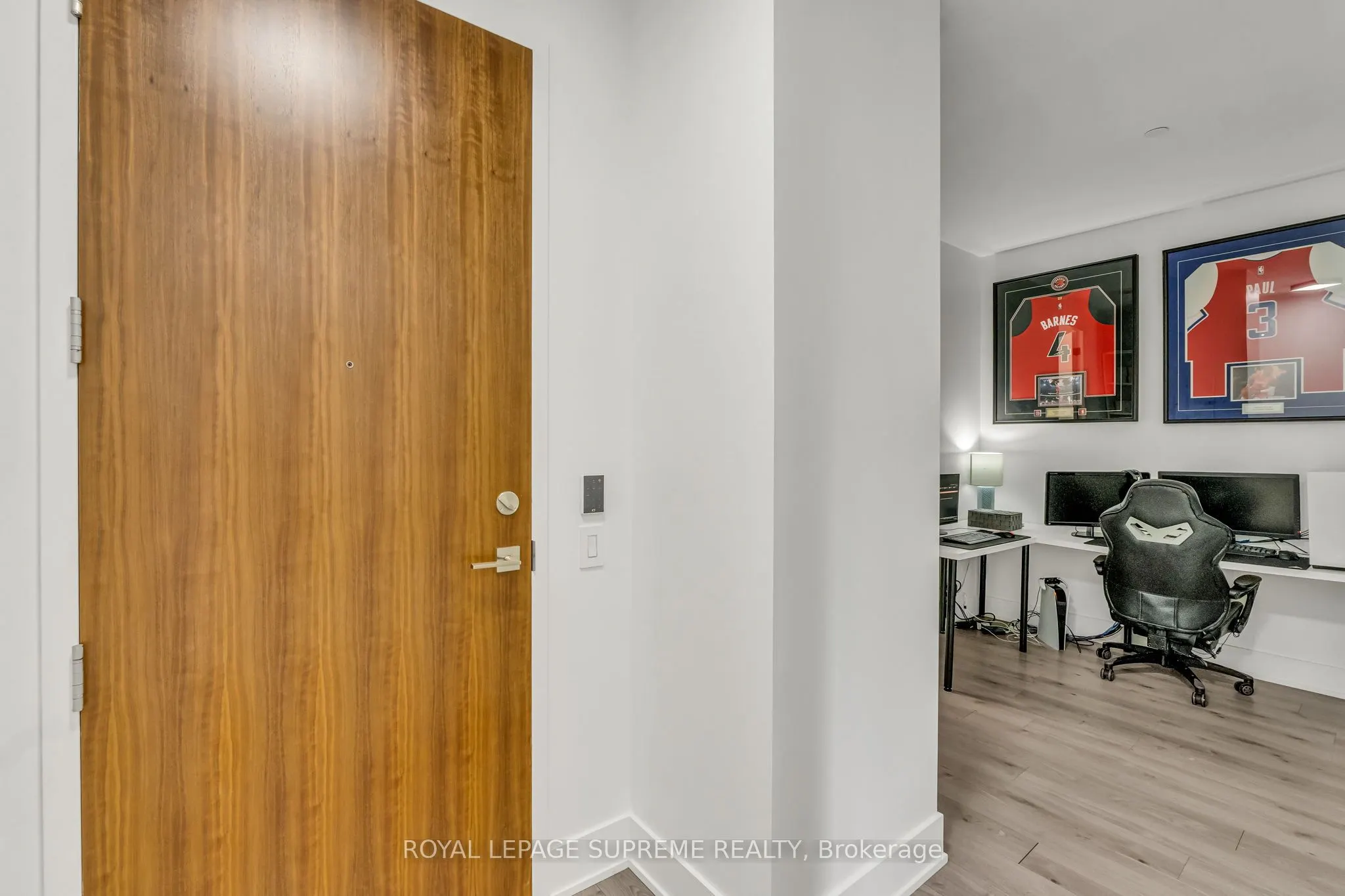 111 St Clair Avenue W, #604
