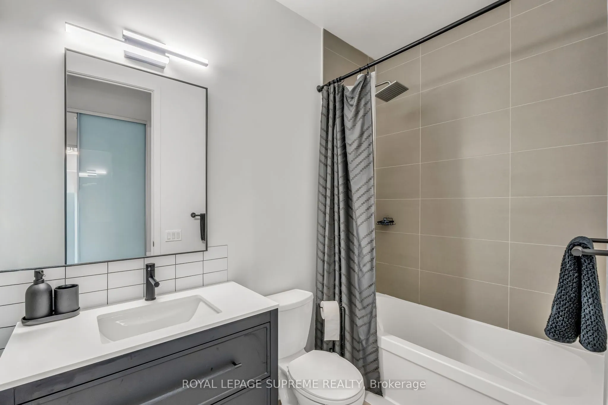 111 St Clair Avenue W, #604
