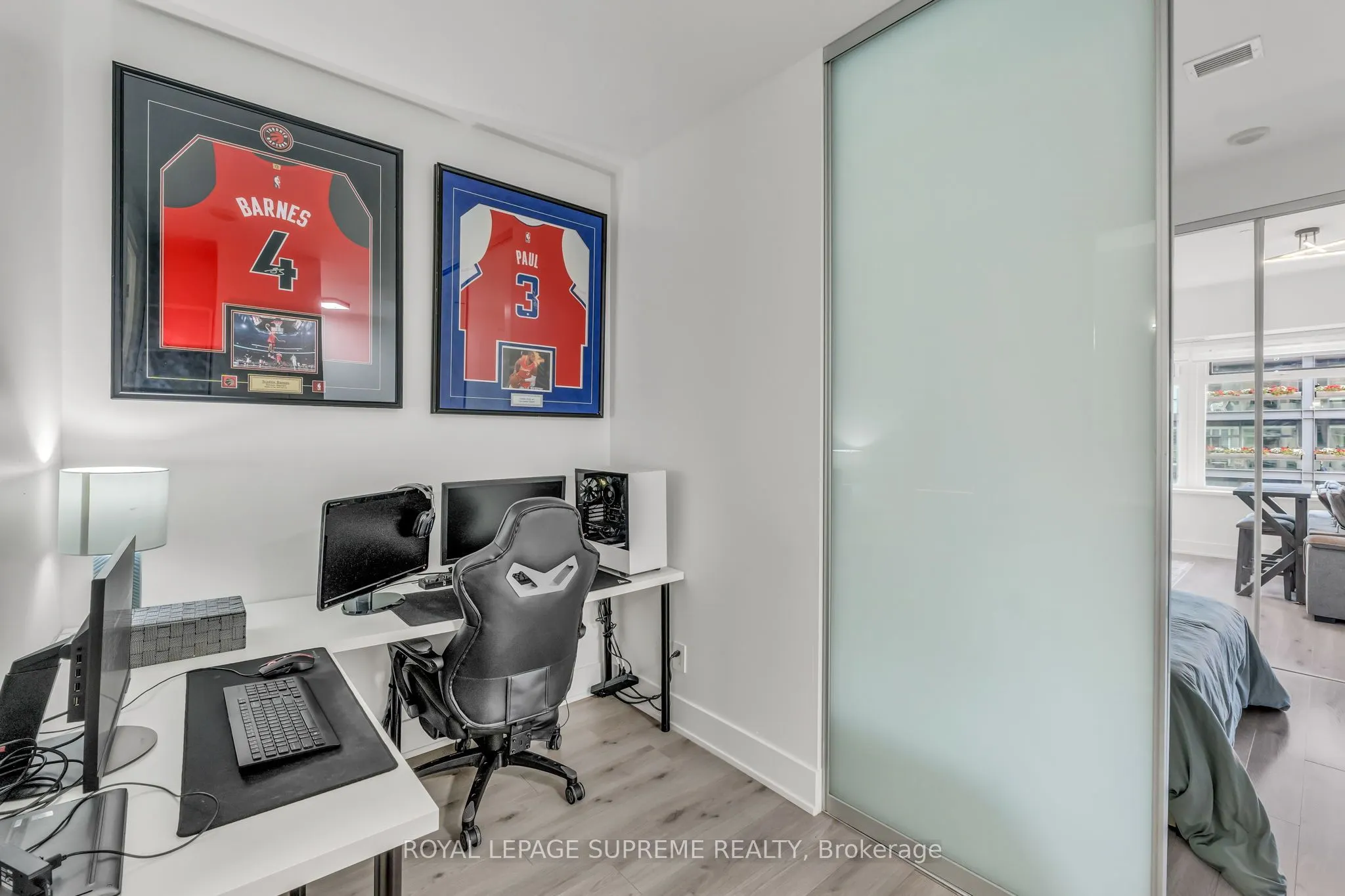 111 St Clair Avenue W, #604