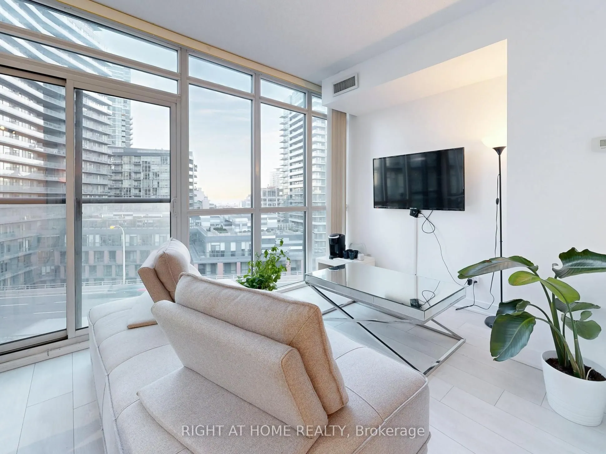 169 Fort York Boulevard, #920