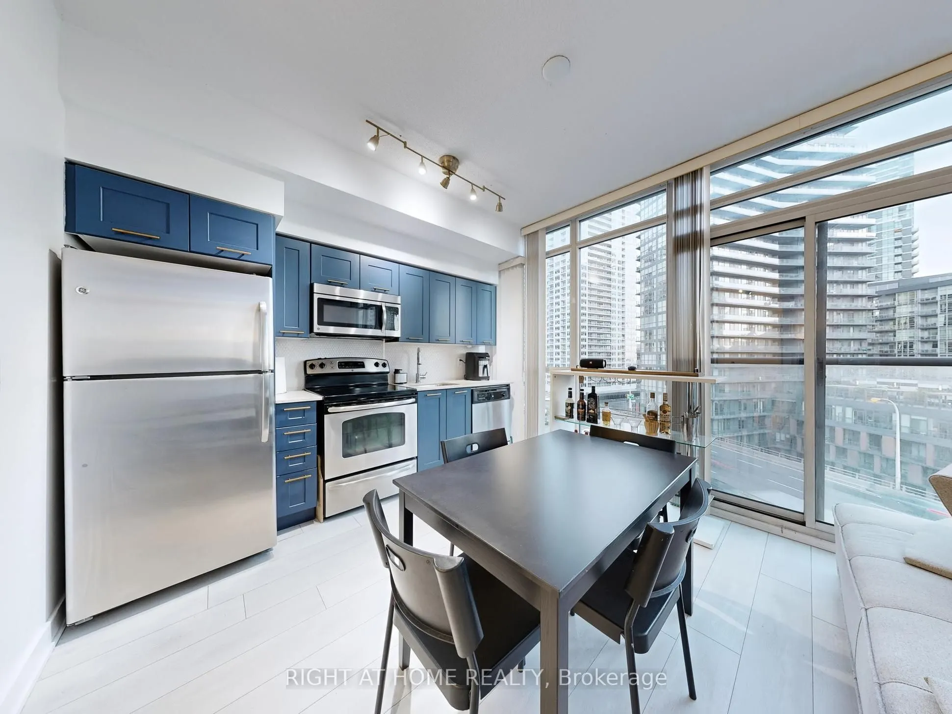 169 Fort York Boulevard, #920