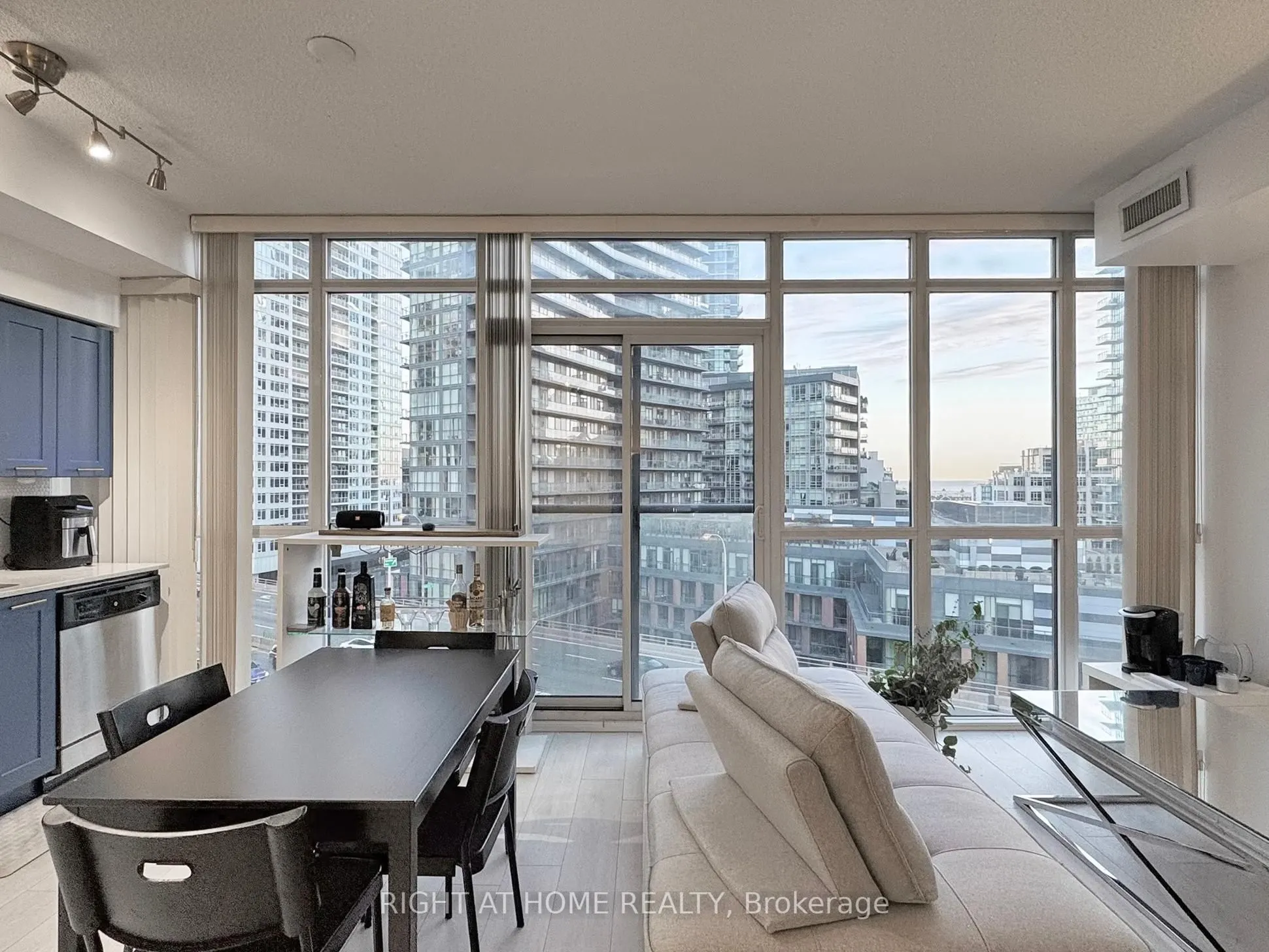 169 Fort York Boulevard, #920