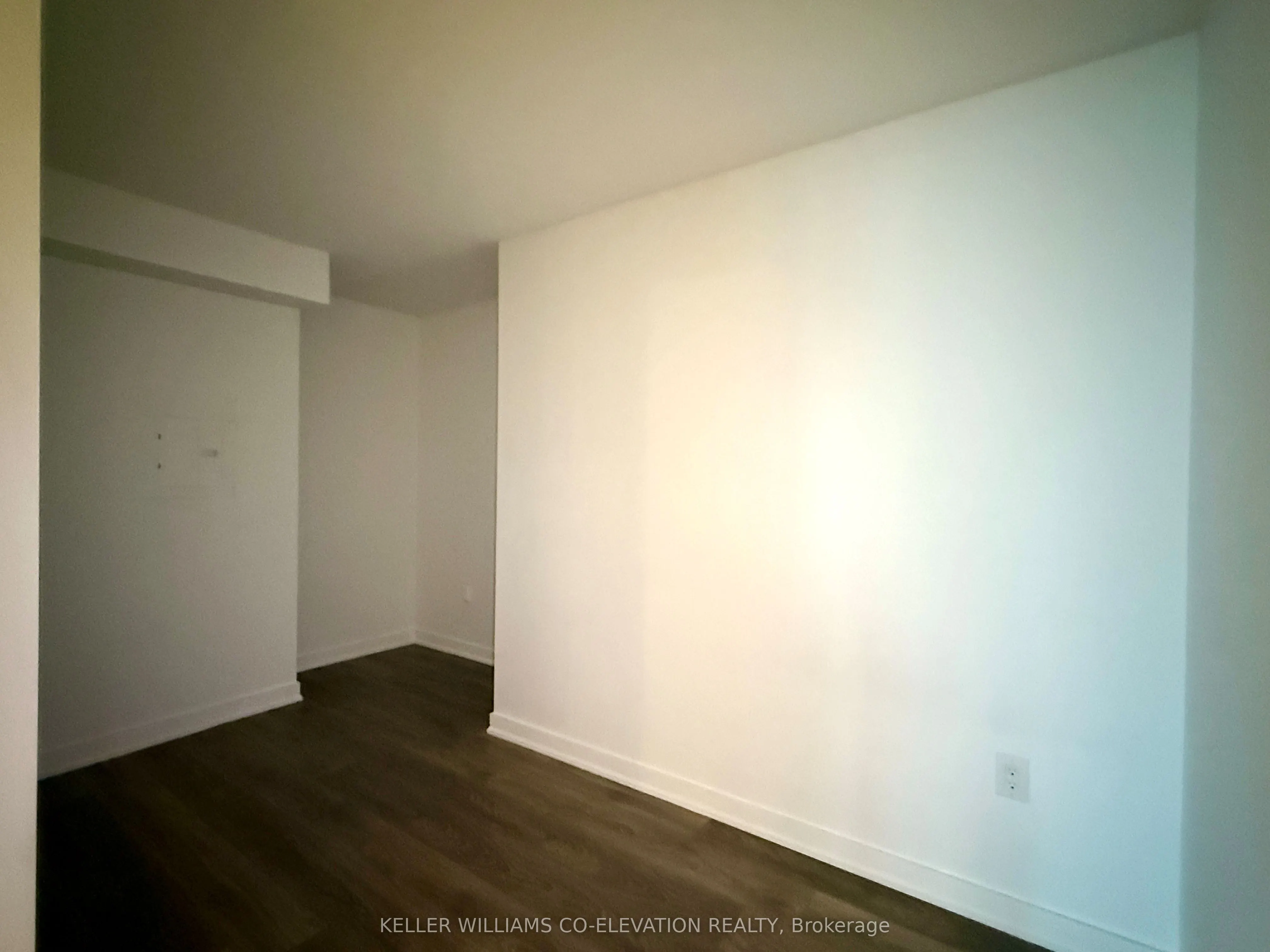 31 Phipps Street, #R603