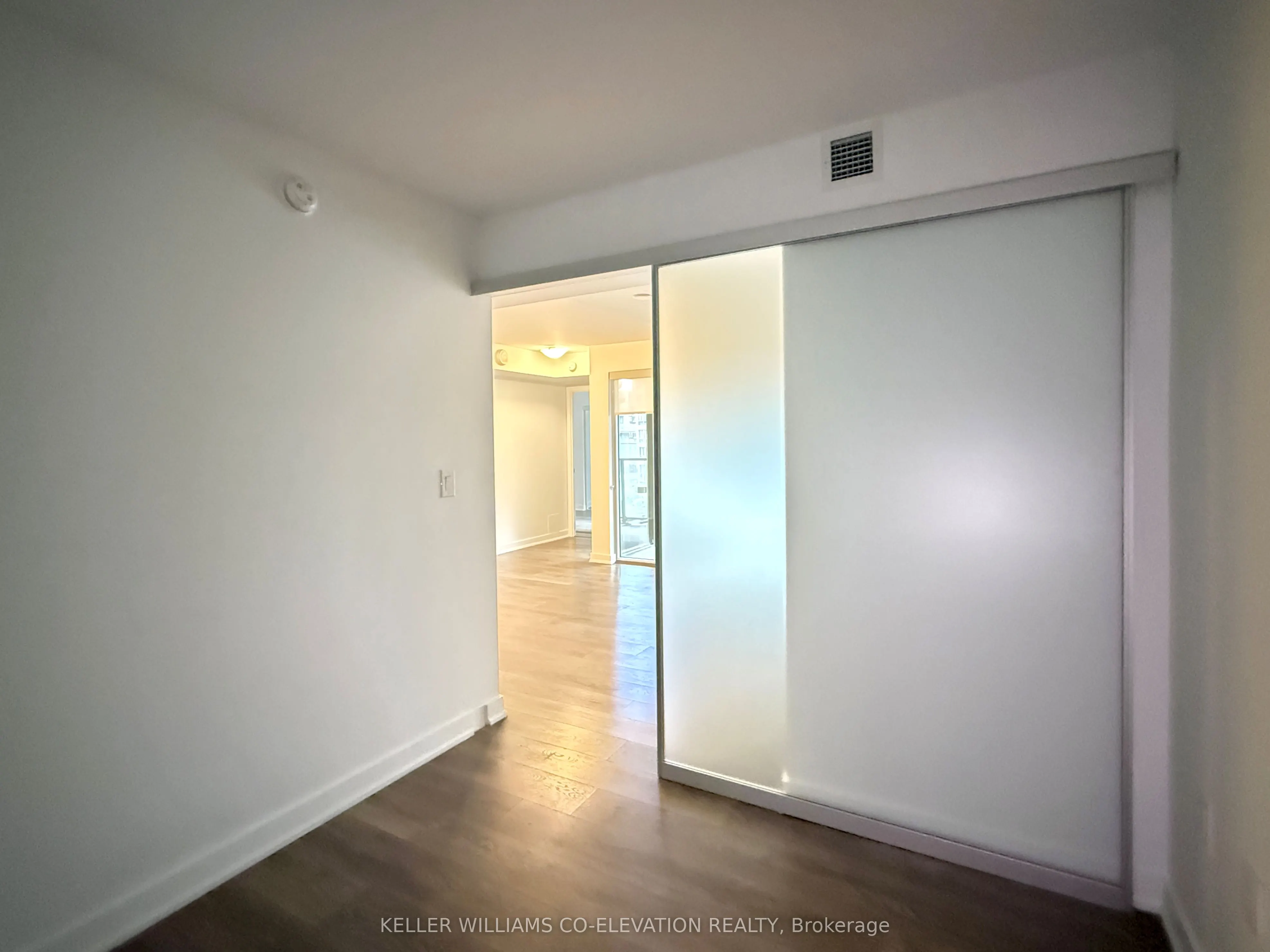 31 Phipps Street, #R603