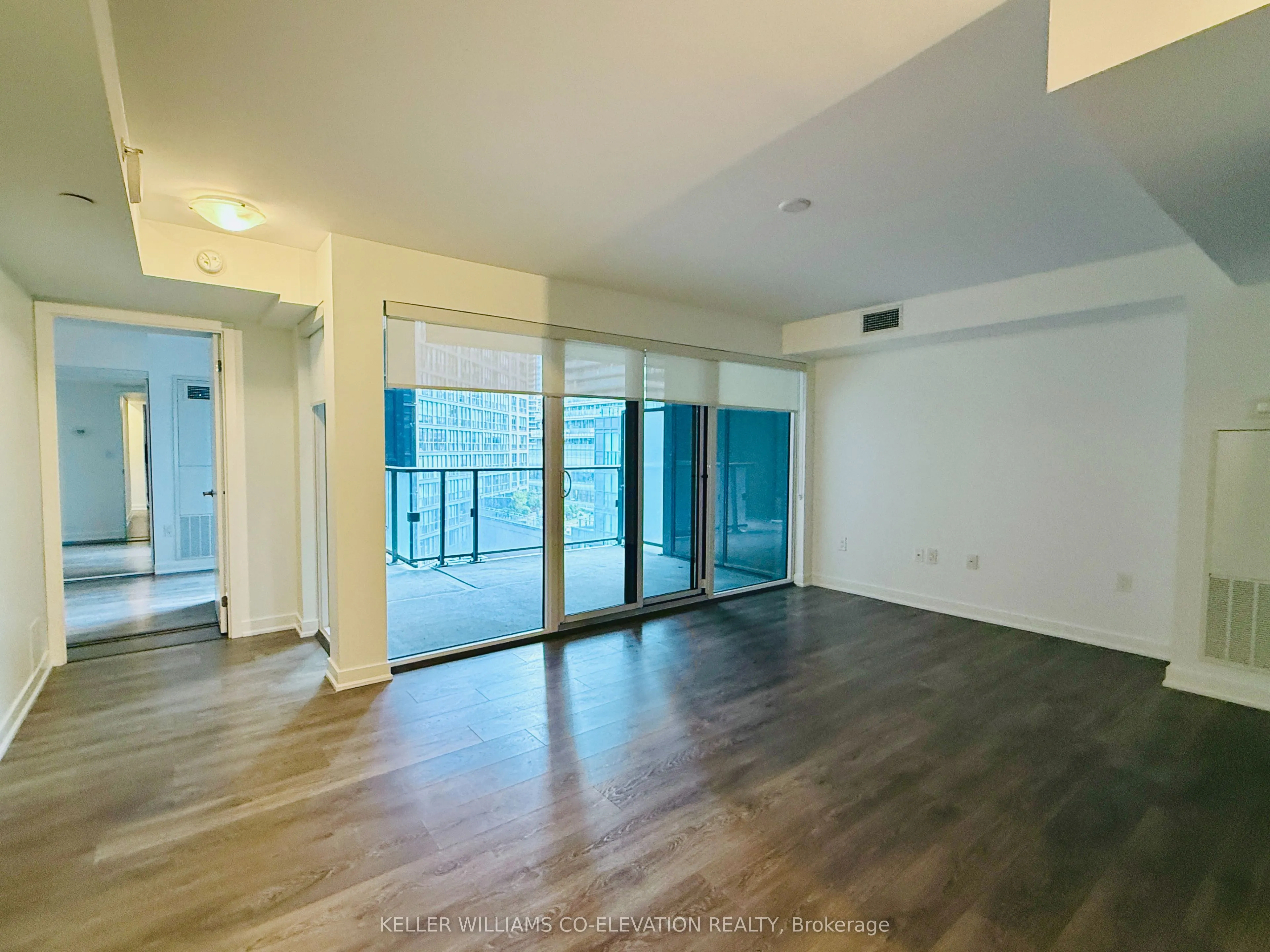 31 Phipps Street, #R603