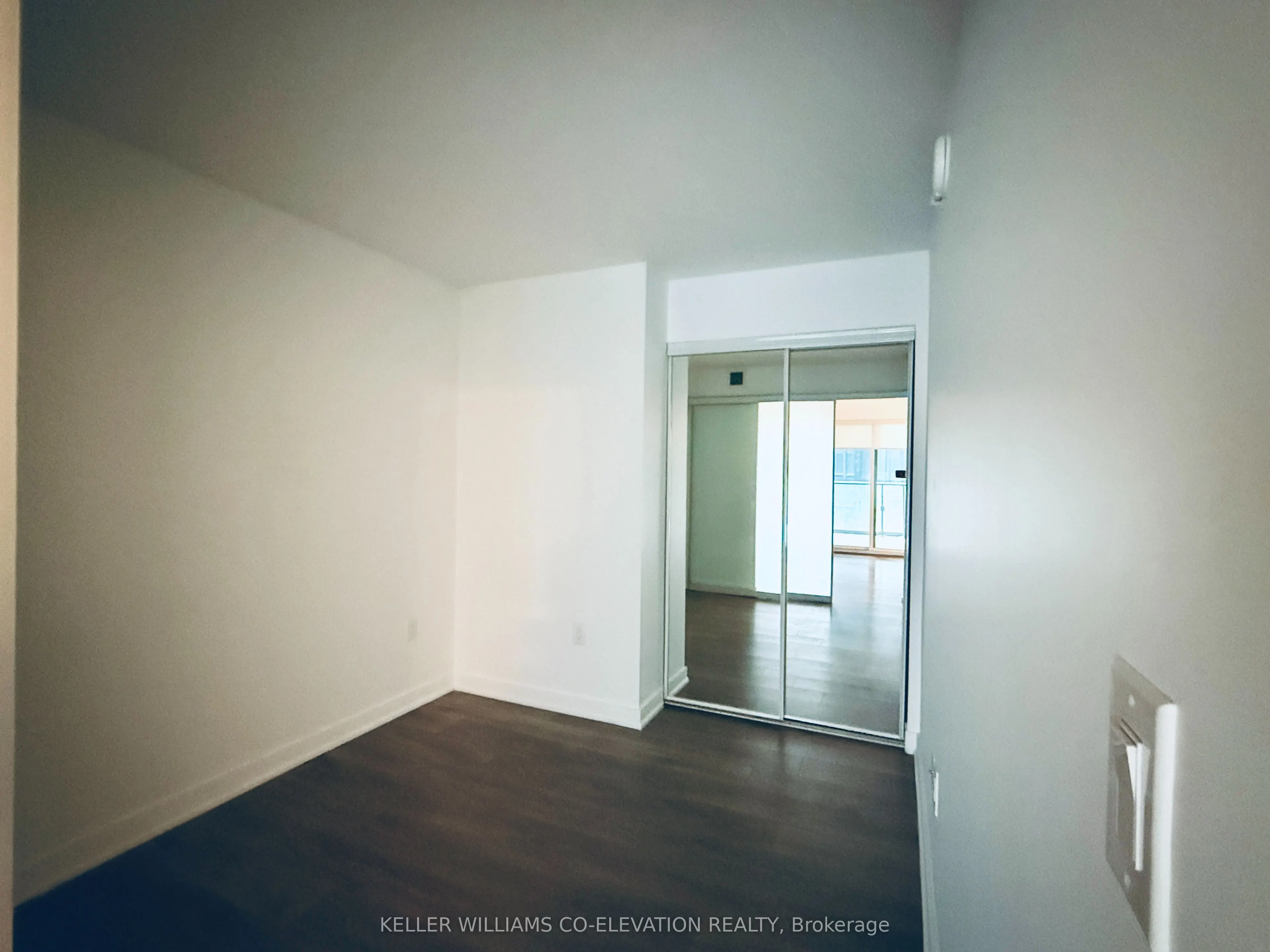 31 Phipps Street, #R603