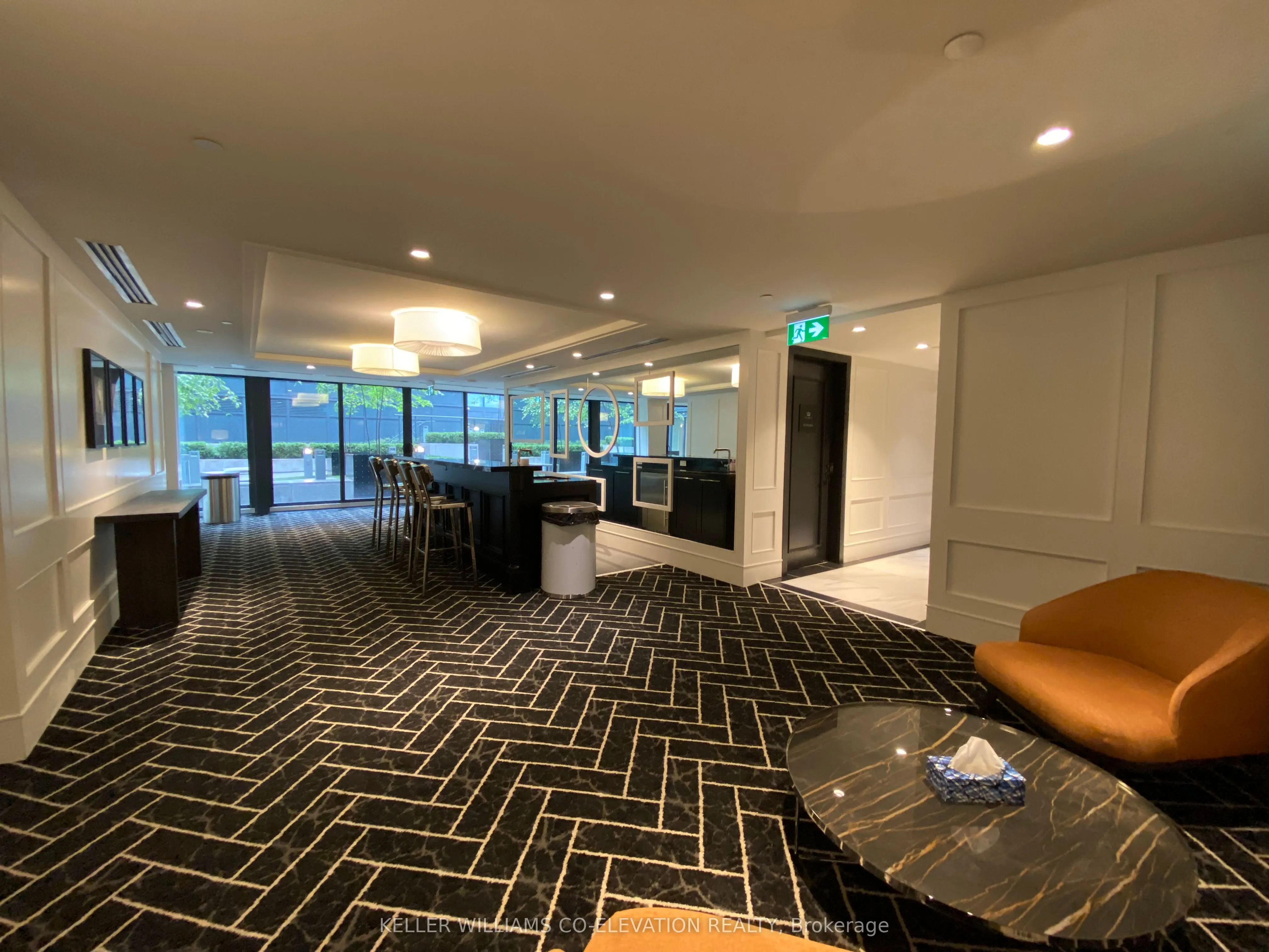31 Phipps Street, #R603