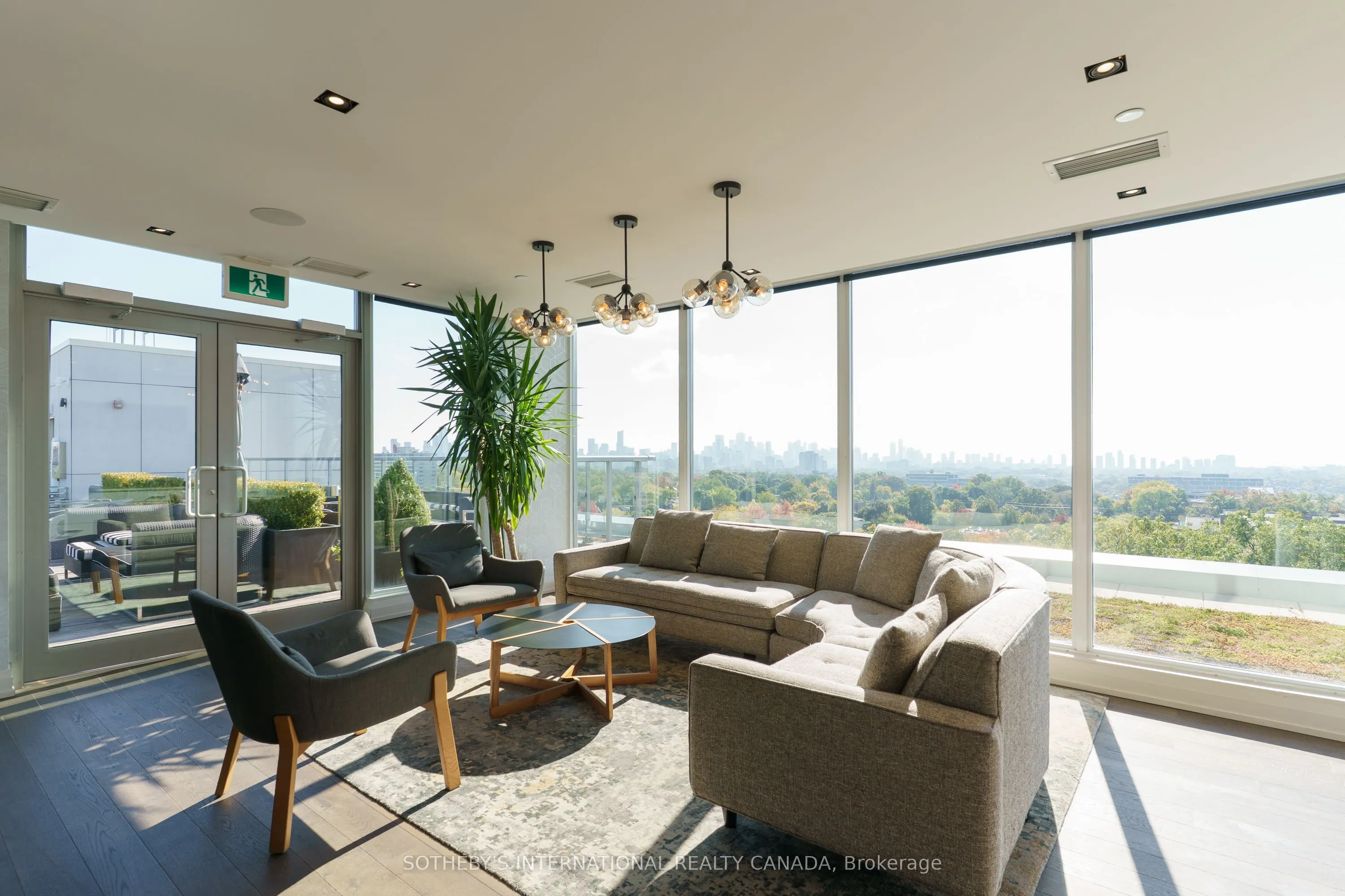 835 St. Clair Avenue W, #707