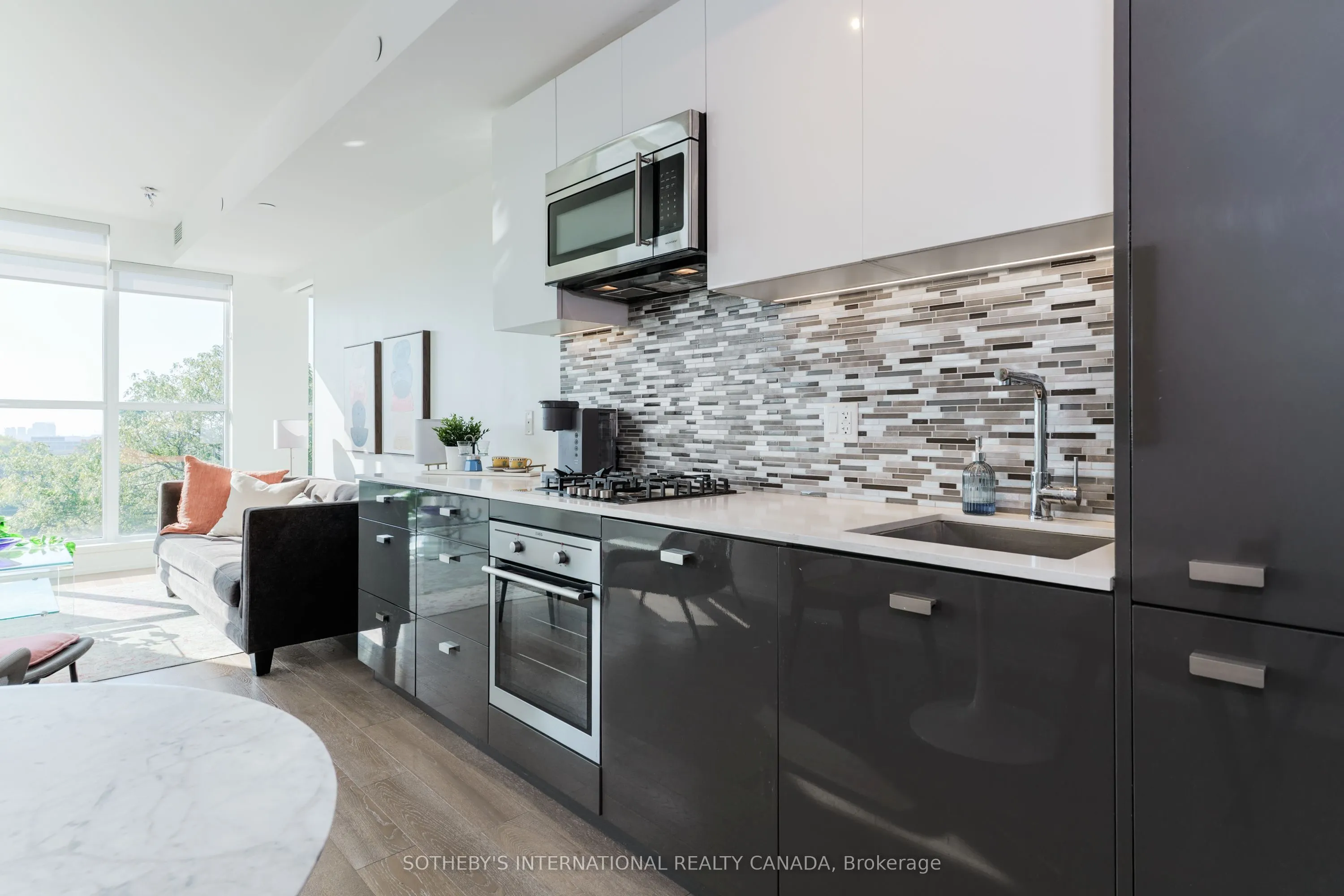 835 St. Clair Avenue W, #707