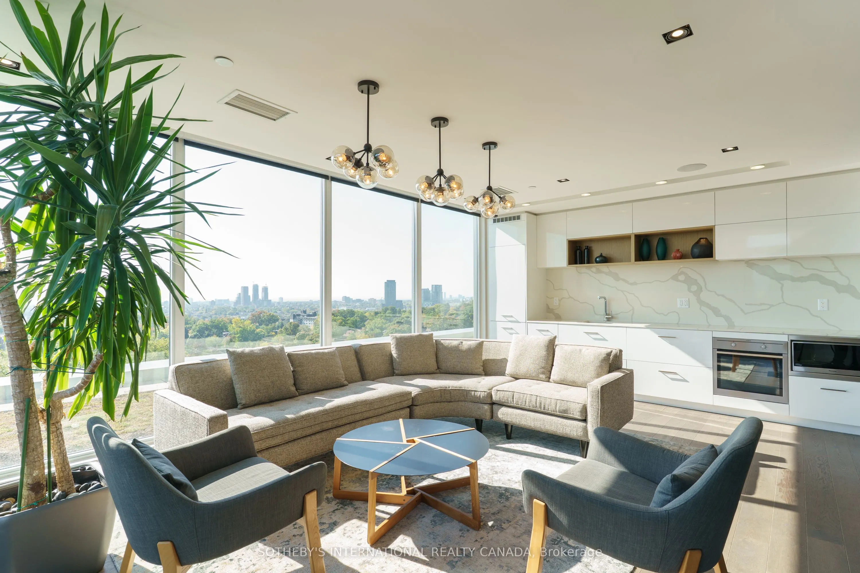 835 St. Clair Avenue W, #707
