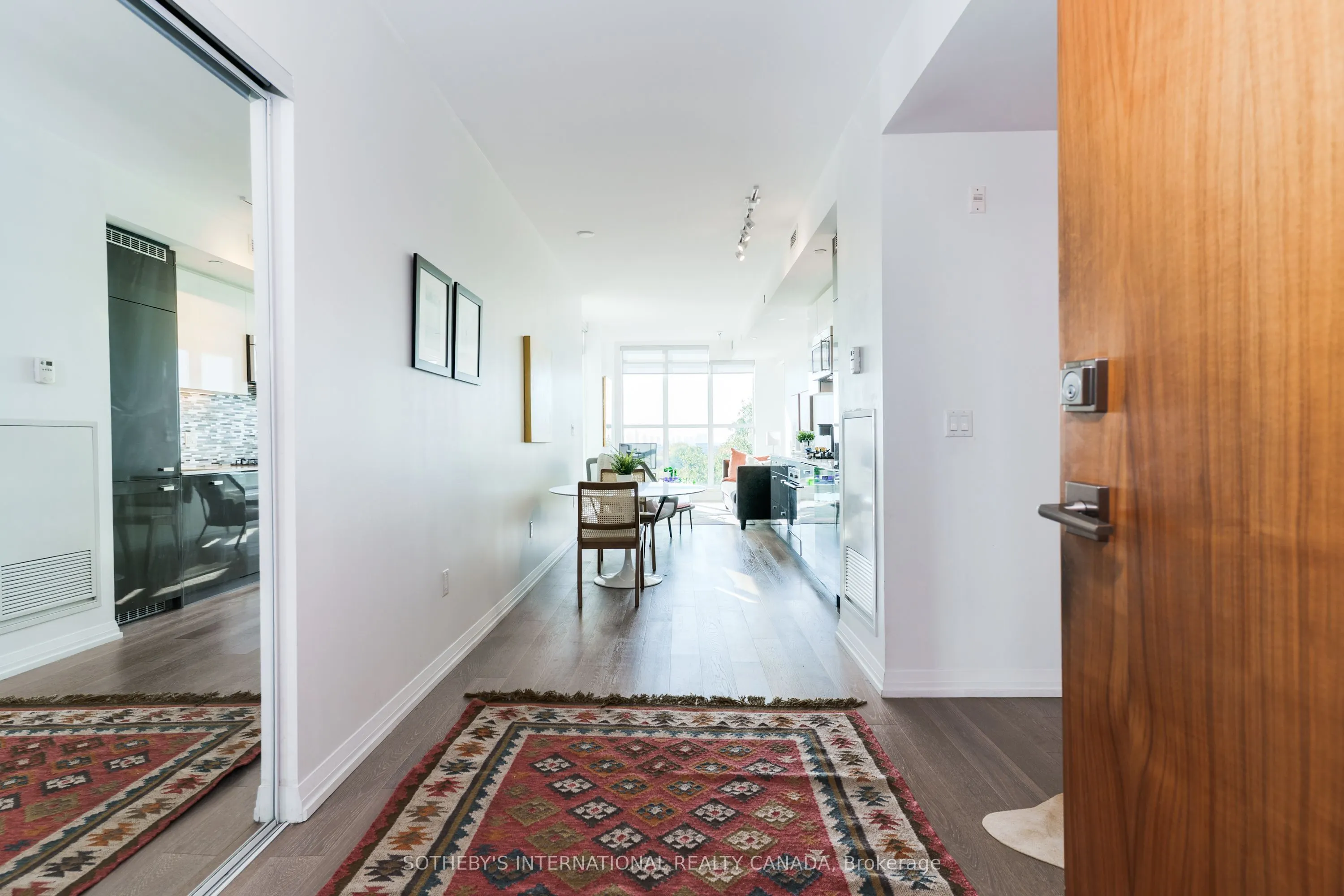 835 St. Clair Avenue W, #707