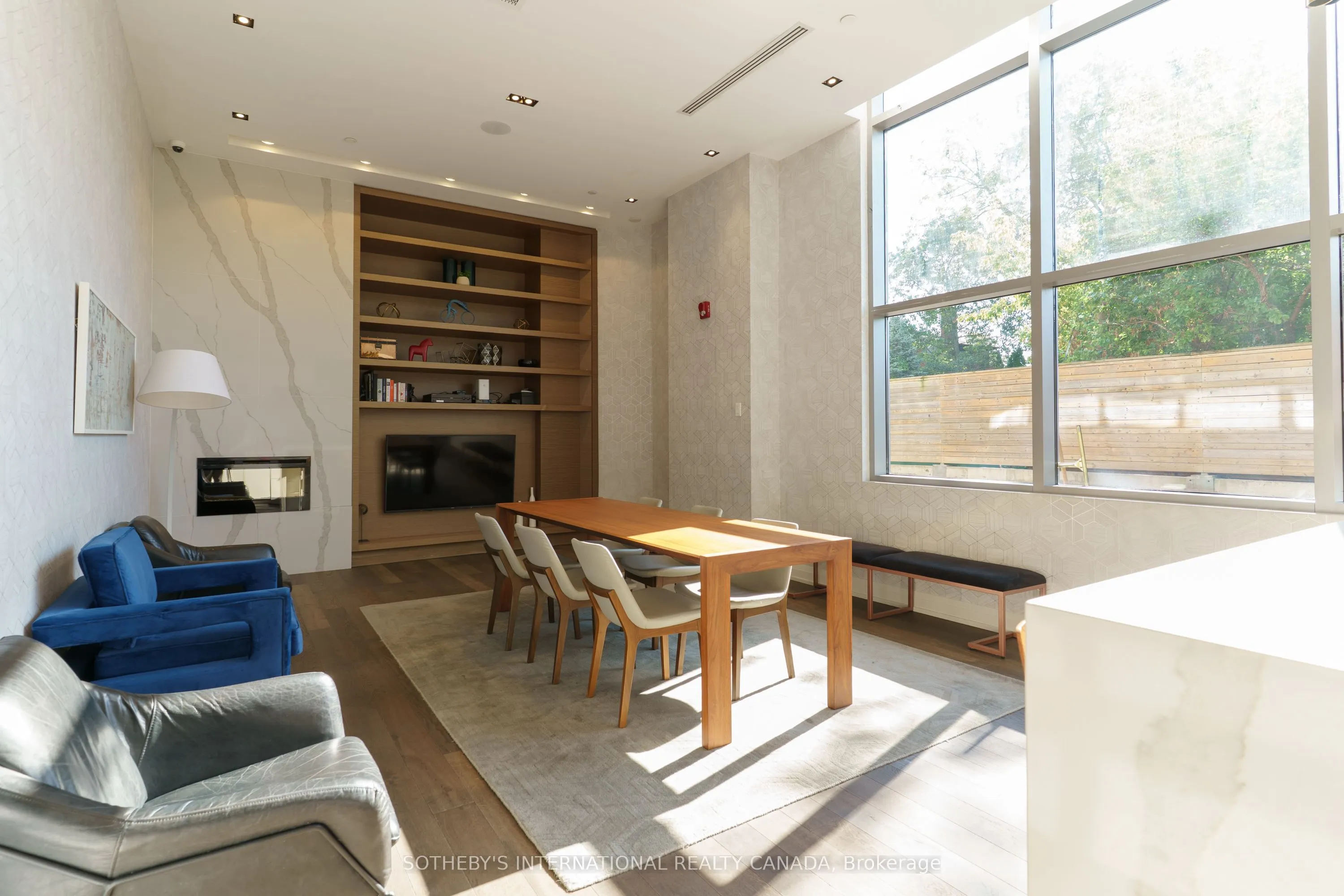 835 St. Clair Avenue W, #707