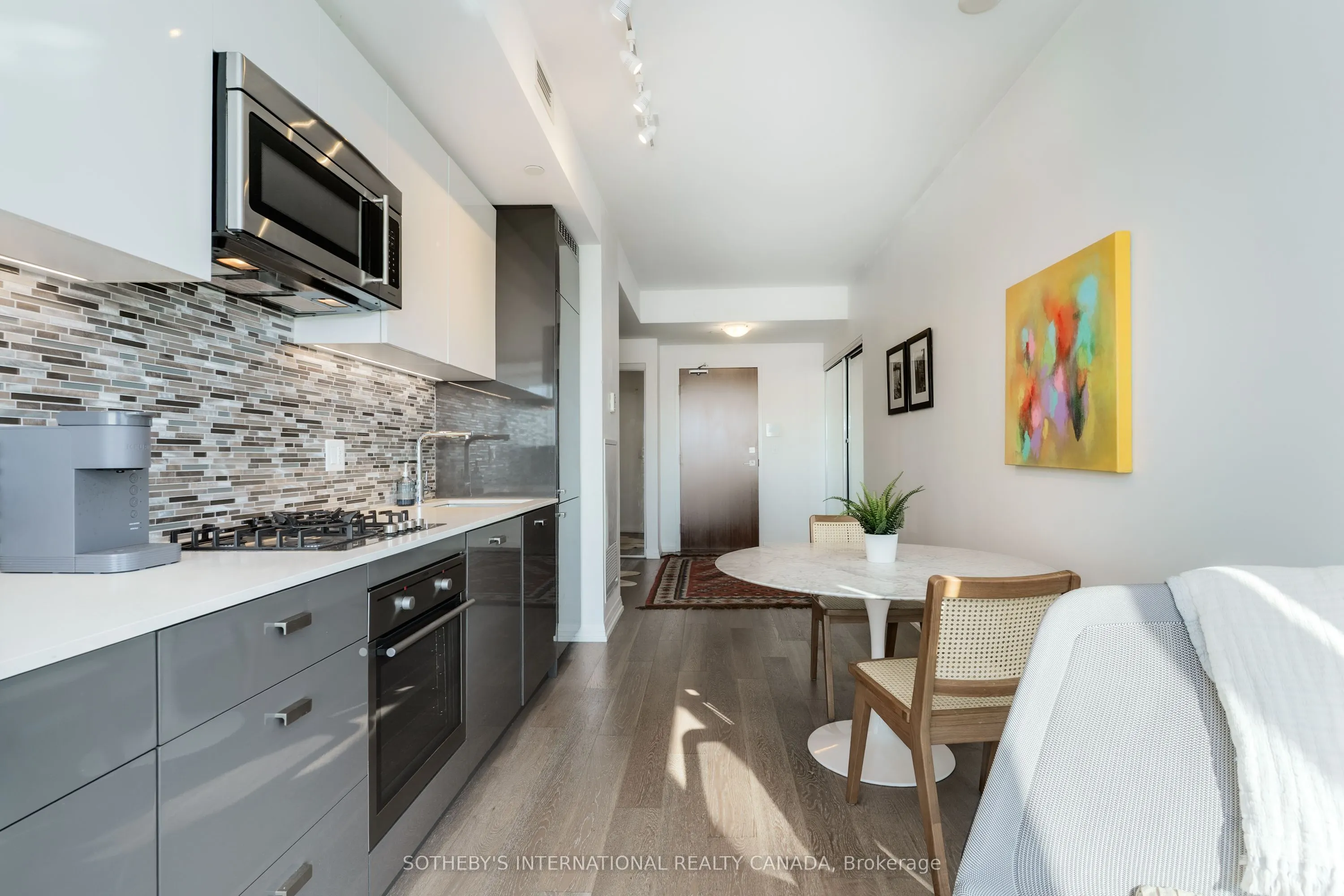 835 St. Clair Avenue W, #707