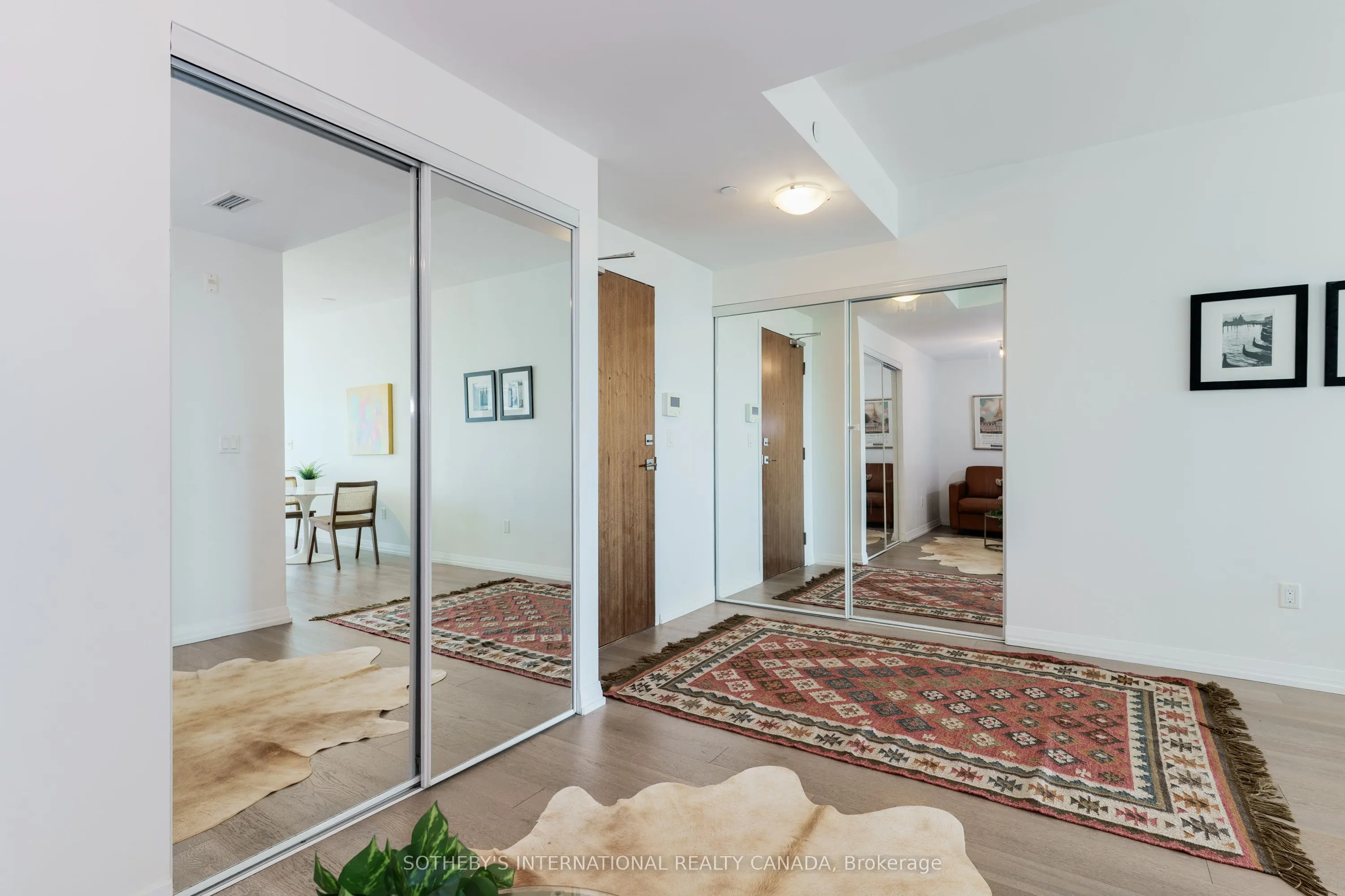 835 St. Clair Avenue W, #707