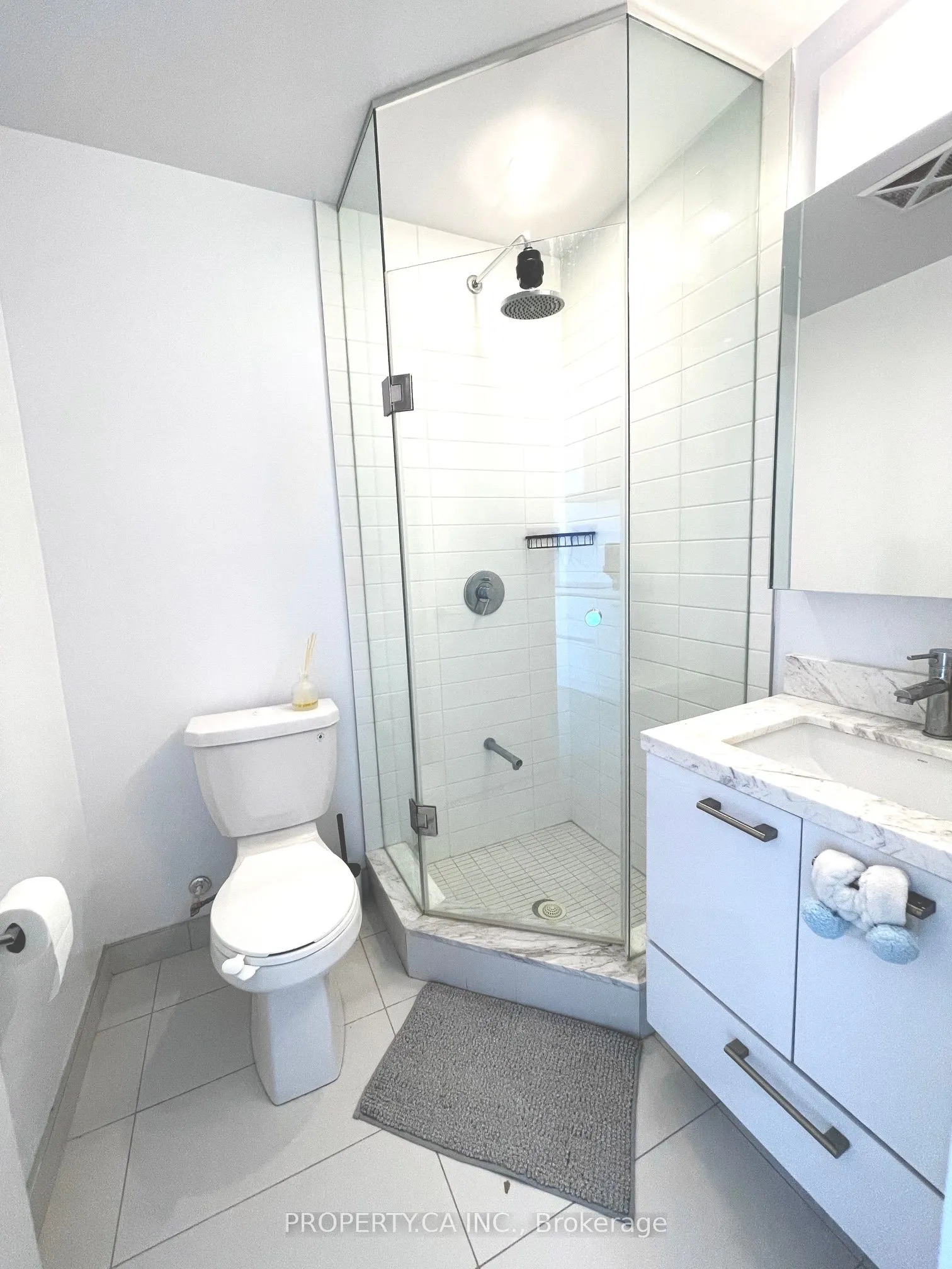 2221 Yonge Street, #4207
