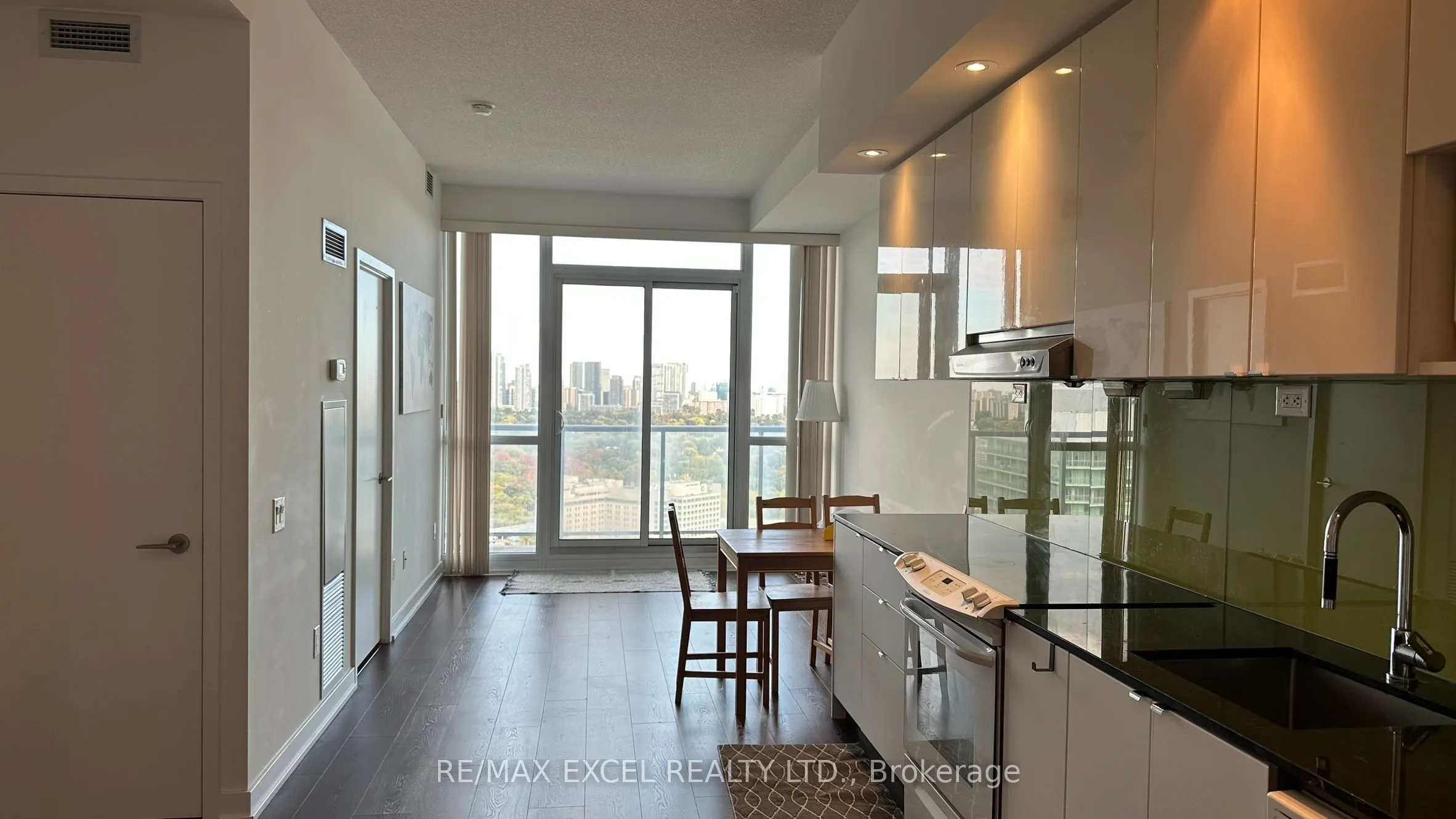 121 Mcmahon Drive, #3602
