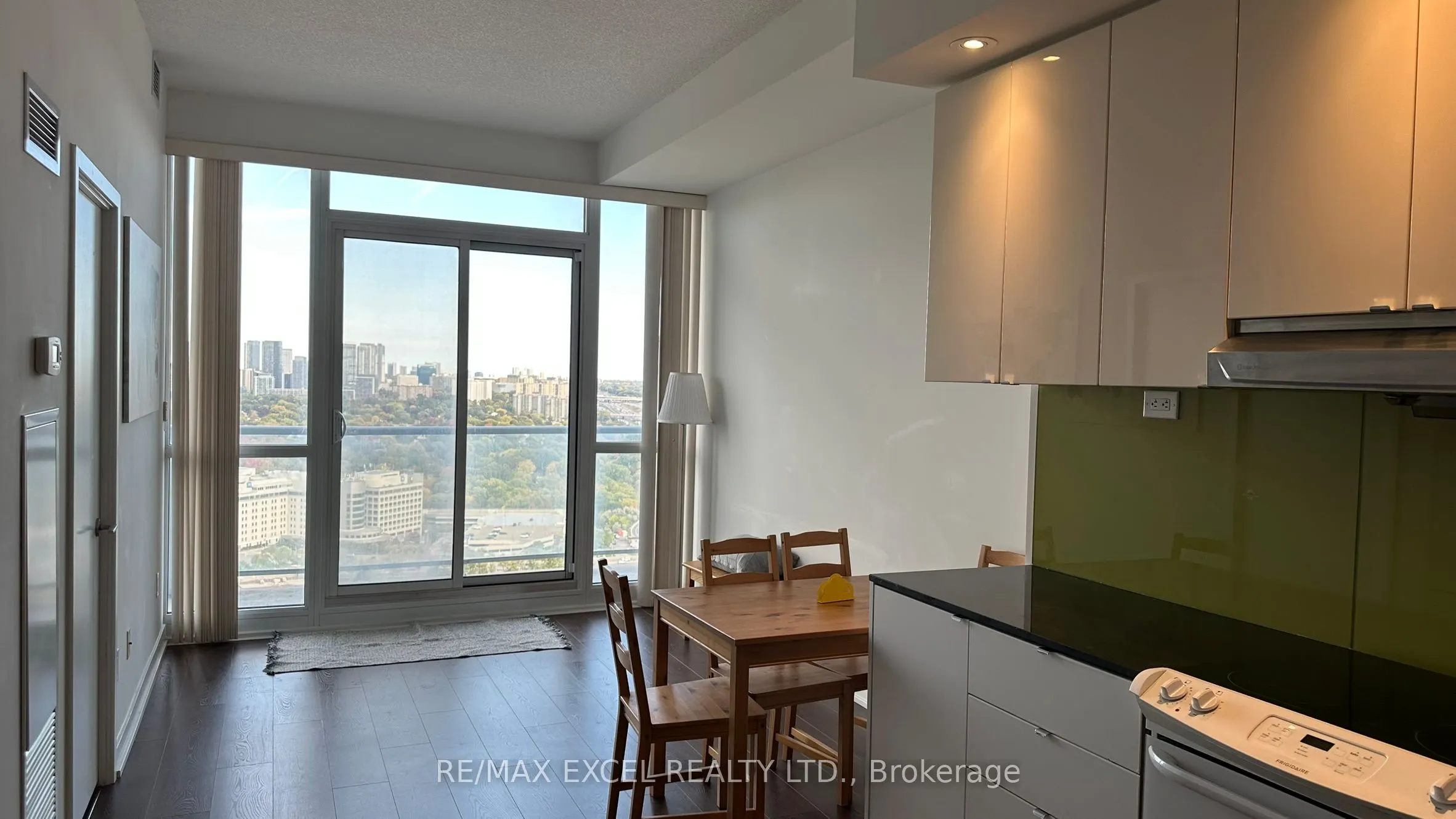 121 Mcmahon Drive, #3602
